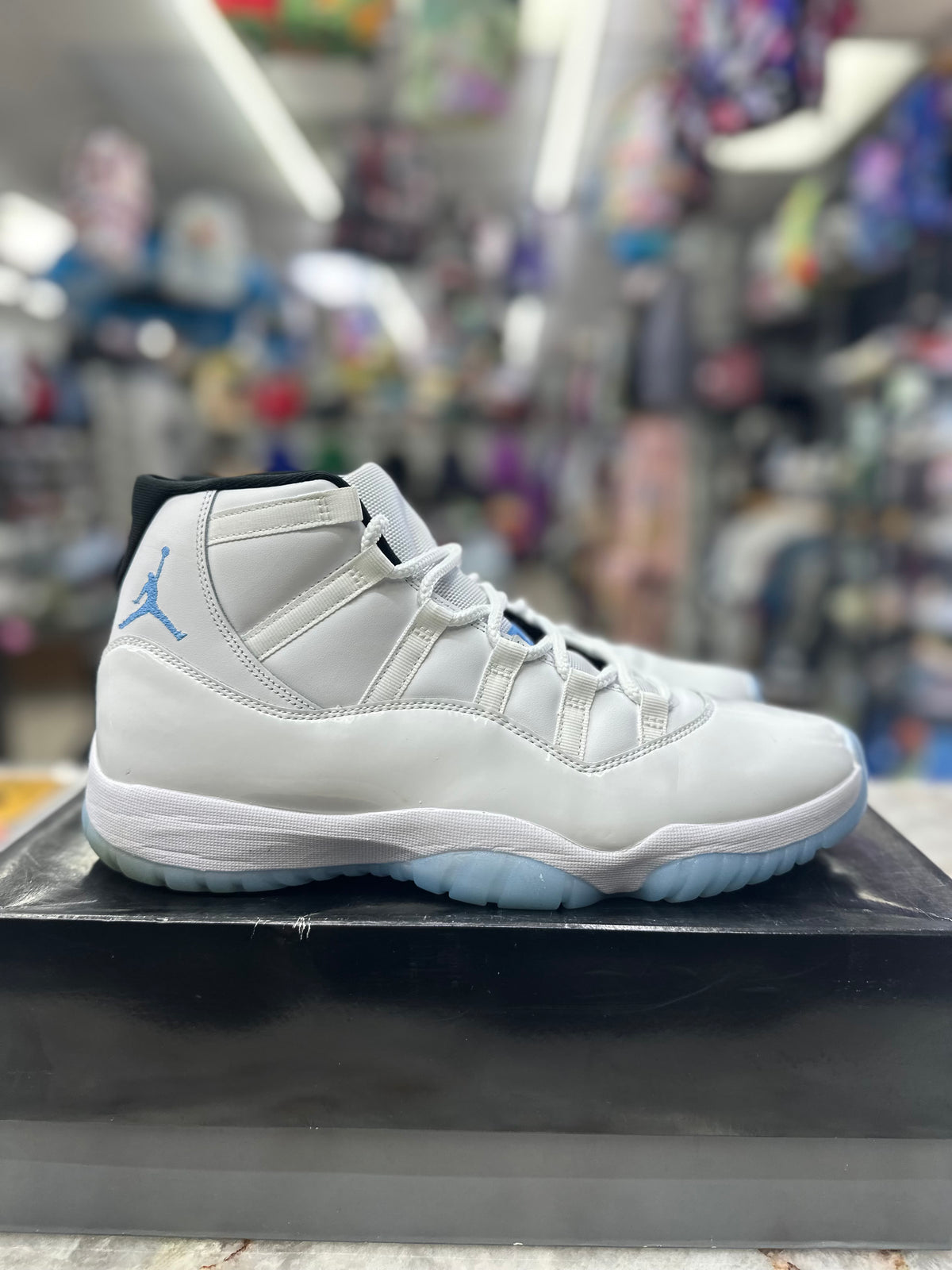 Air Jordan 11 Retro "Legend Blue" *Size 12.5 Preowned* CT8012-104