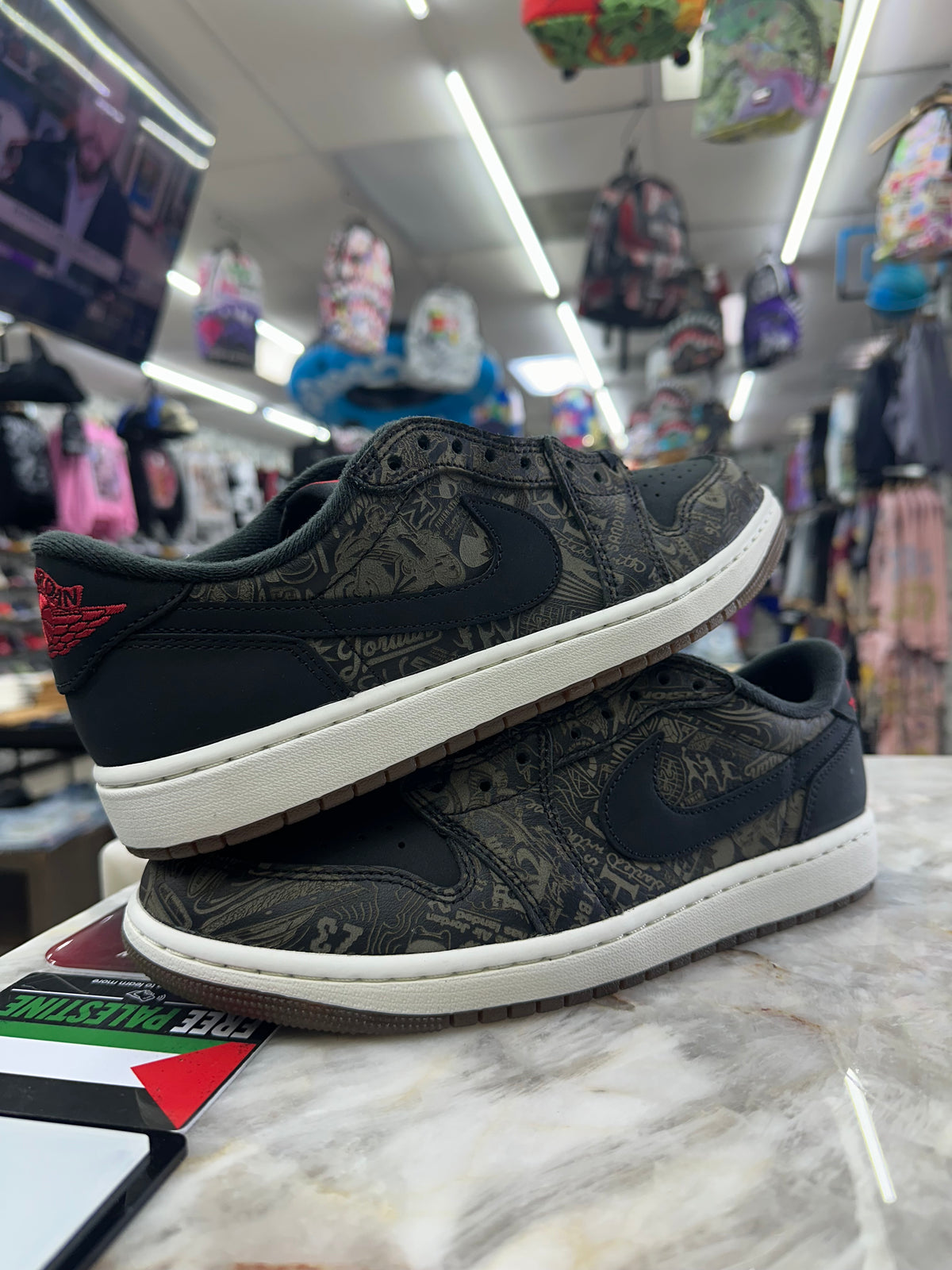 Air Jordan 1 Retro Low OG "Laser Black University Red" IV6750-001