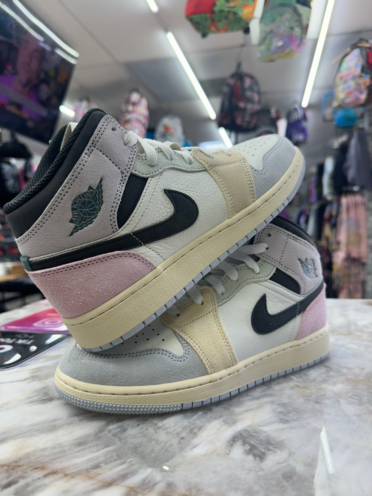 Air Jordan 1 Mid SE "Sail Pastels" (GS) IB7053-100