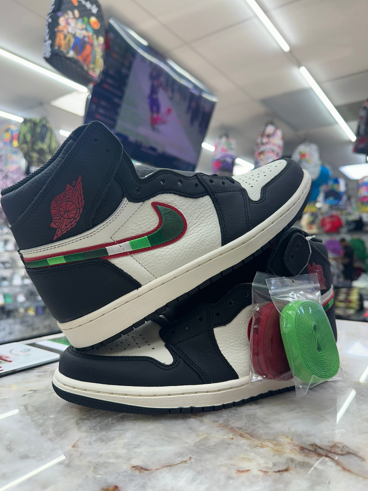 Air Jordan 1 Retro High “Sports Illustrated ( A Star Is Born)” 555088-015