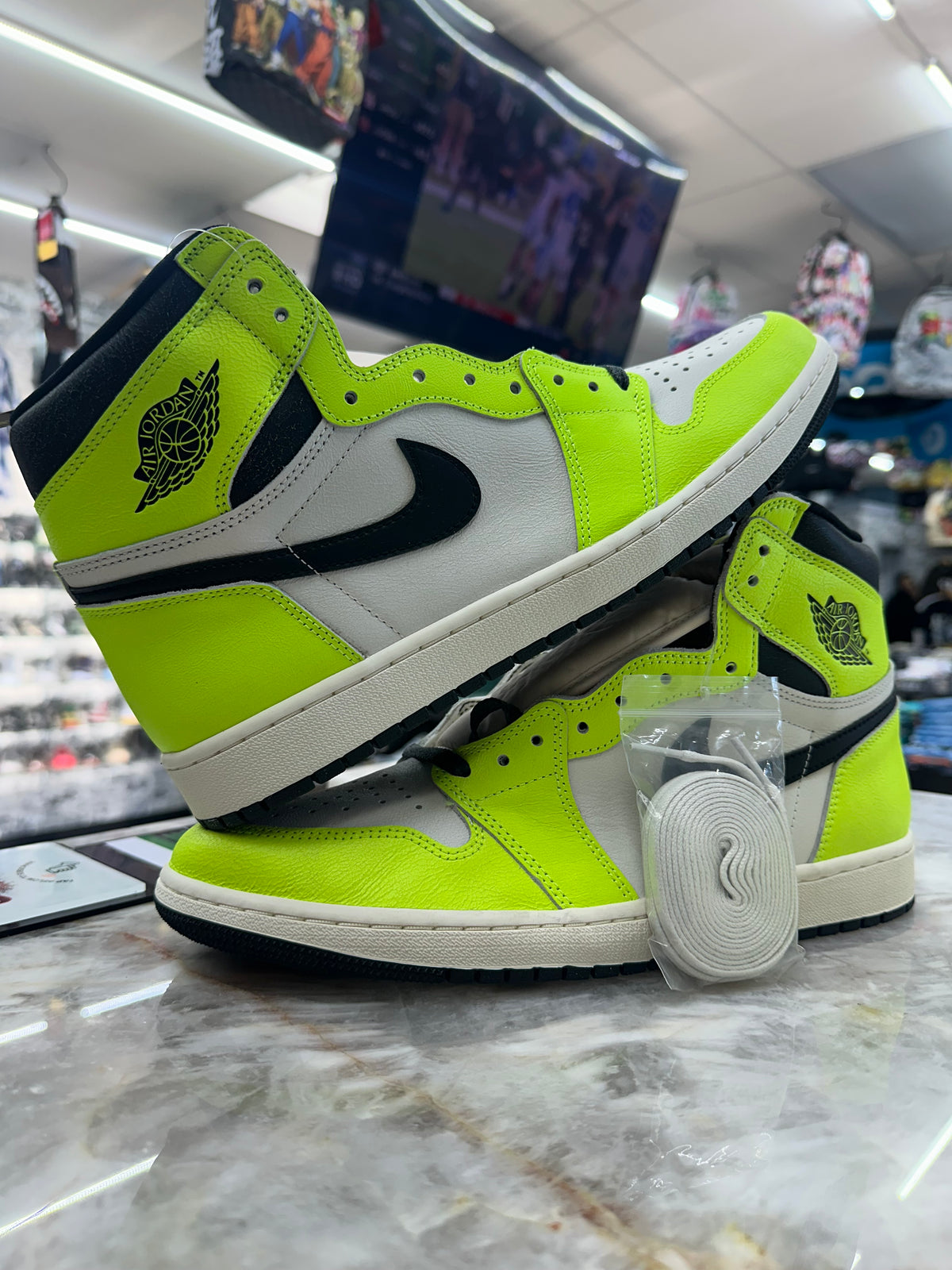 Air Jordan 1 Retro High OG “Visionaire” 555088-702