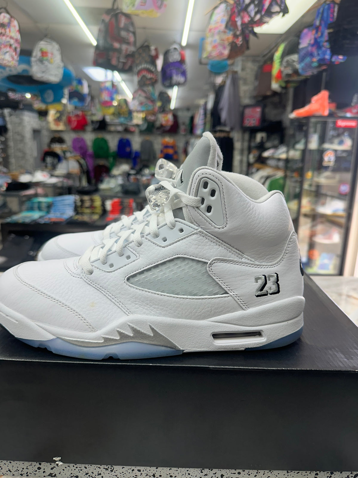Air Jordan 5 Retro "White Metallic" *Size 11 Preowned* HQ7978-103