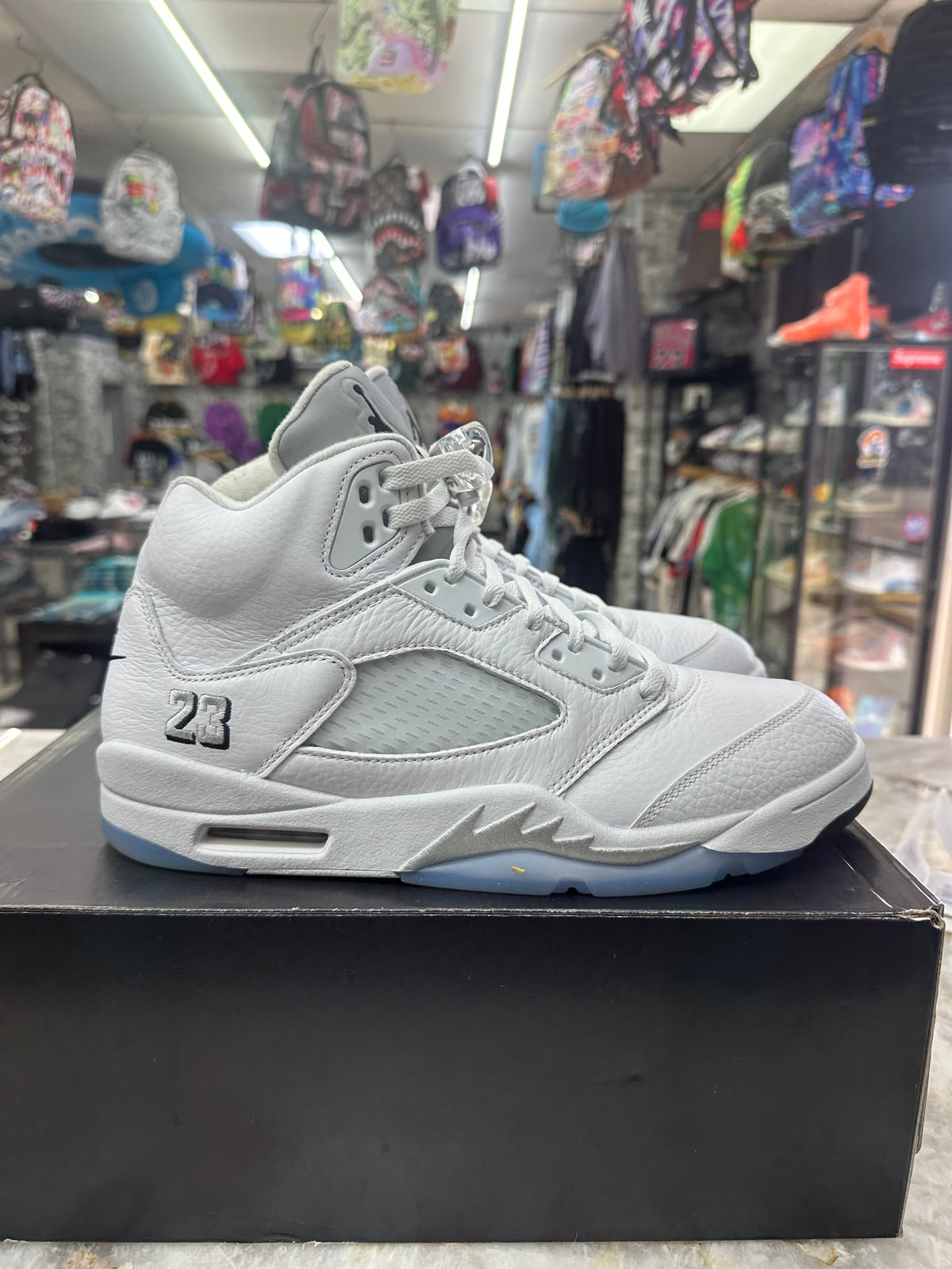 Air Jordan 5 Retro "White Metallic" *Size 11 Preowned* HQ7978-103