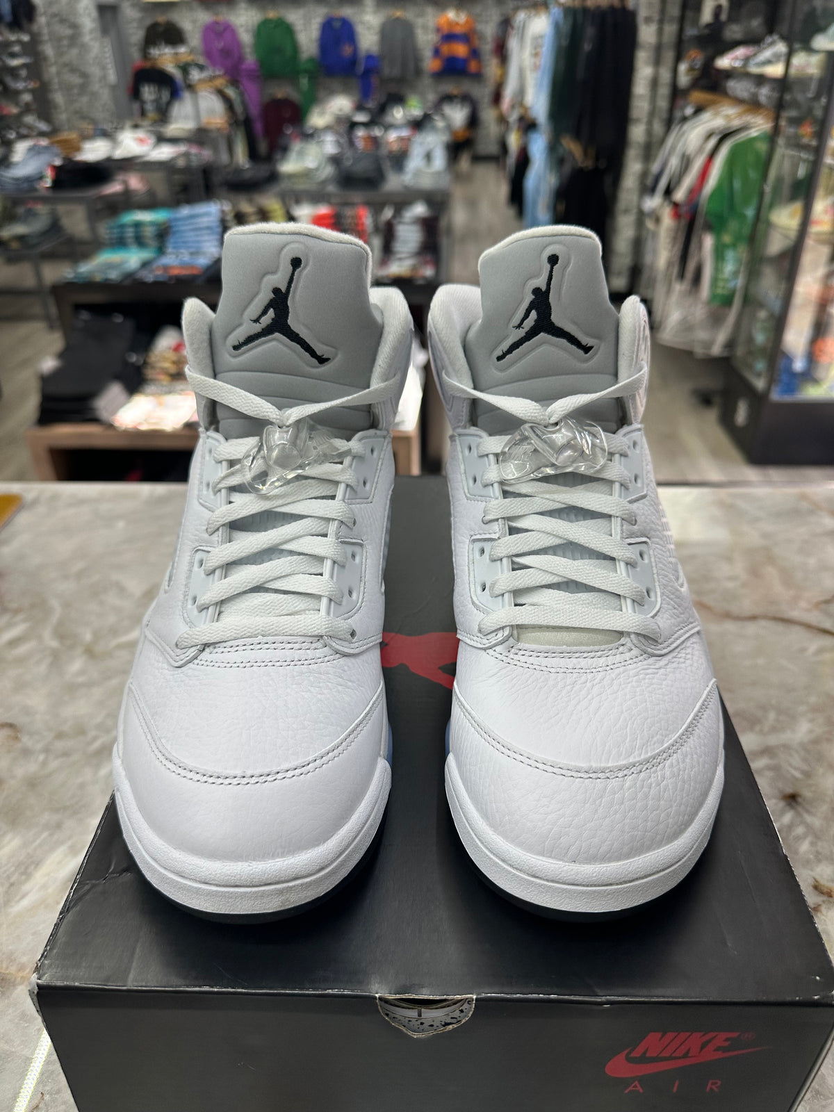 Air Jordan 5 Retro "White Metallic" *Size 10 Preowned* HQ7978-103