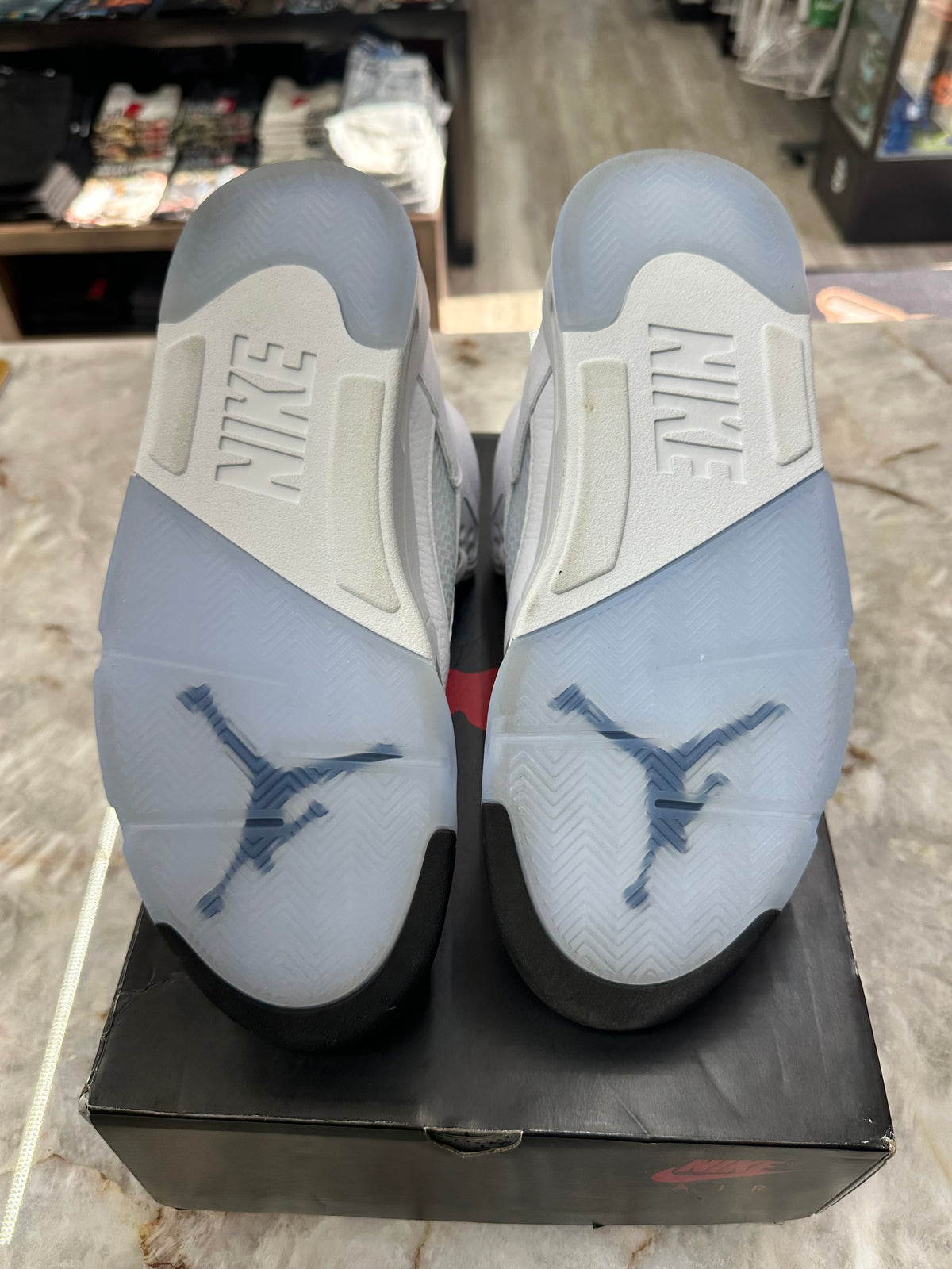Air Jordan 5 Retro "White Metallic" *Size 10 Preowned* HQ7978-103