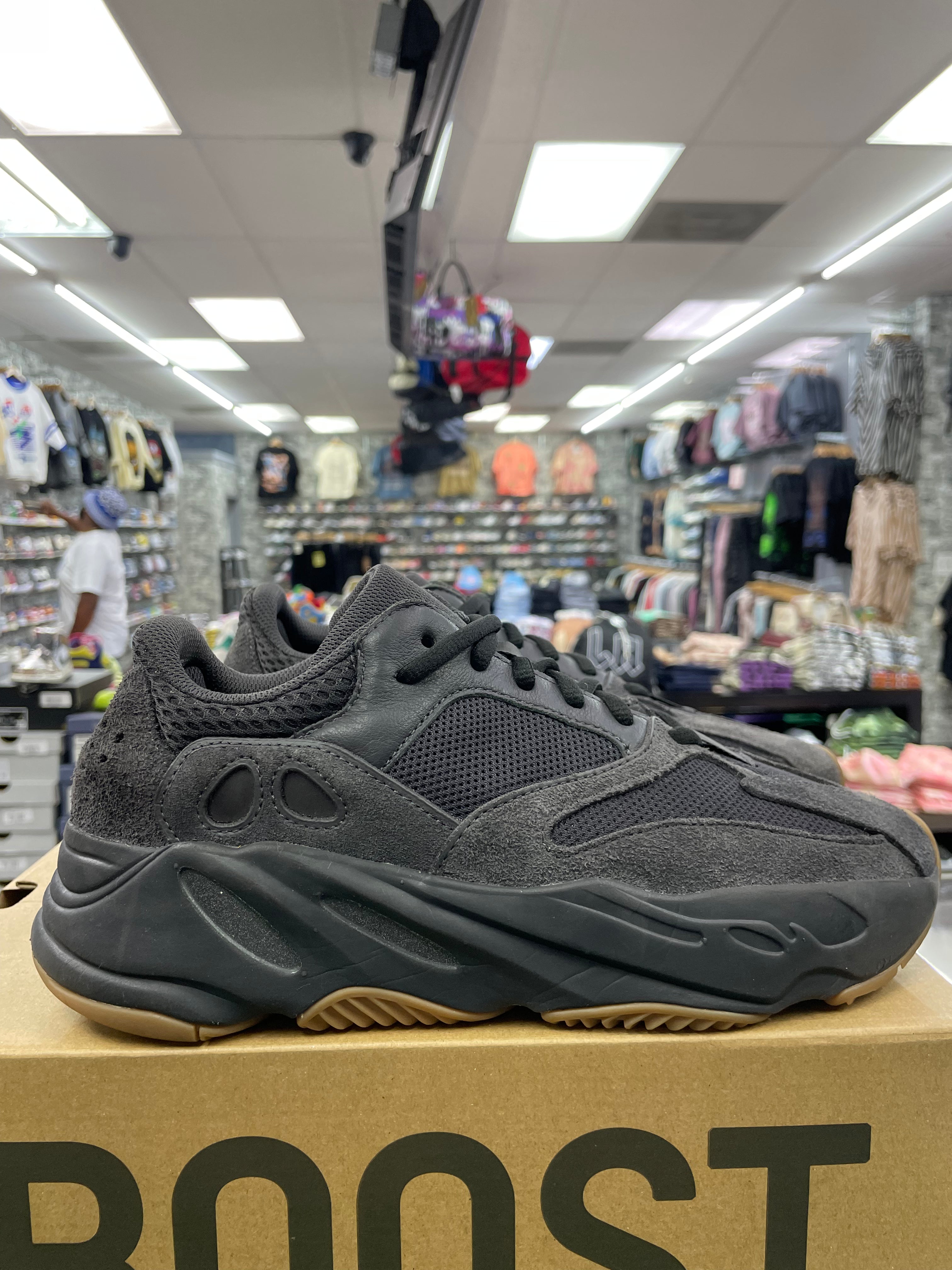 Yeezy Boost 700 “Utility Black” *Size 7.5 Preowned*