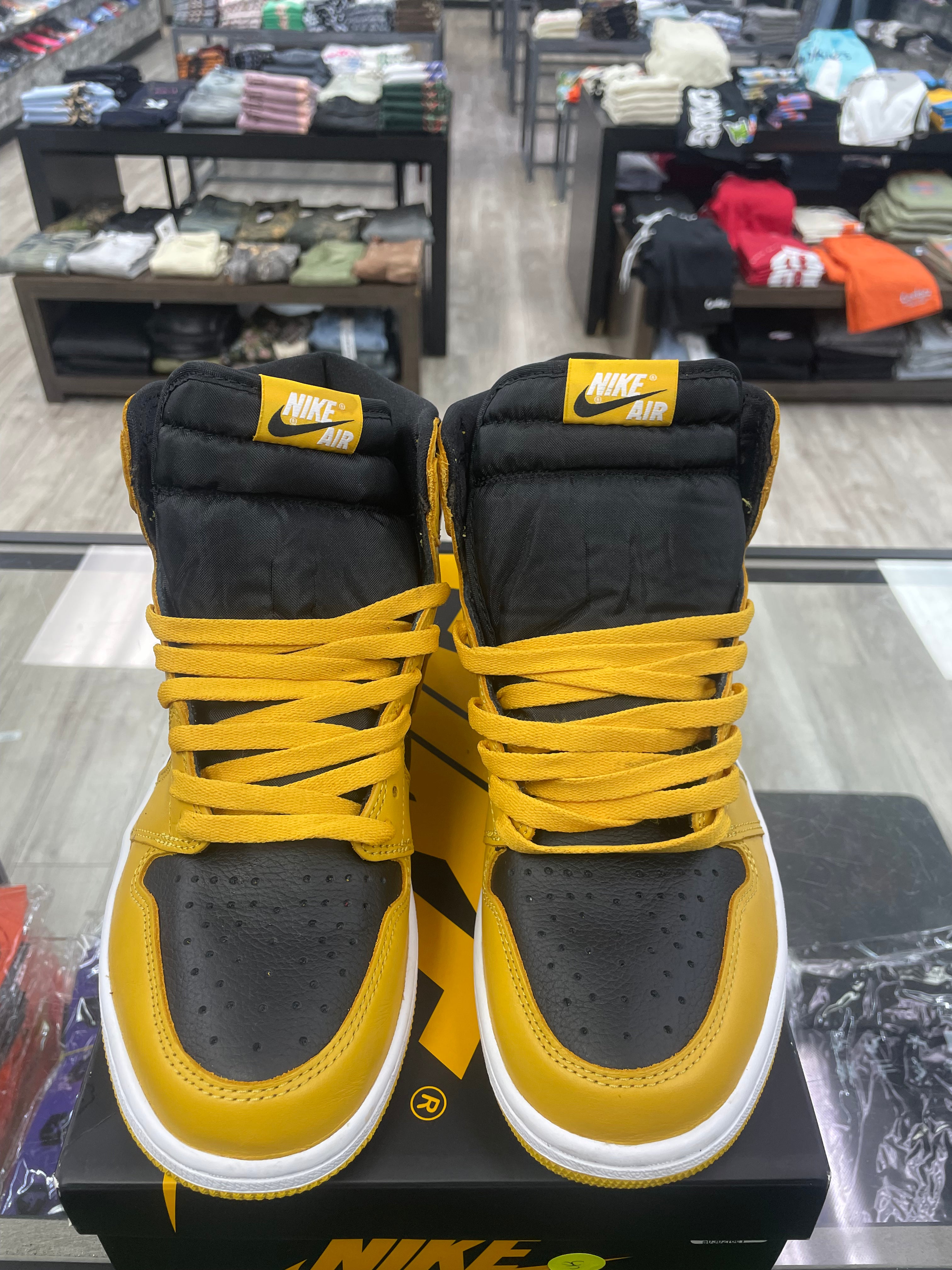 Air Jordan 1 “Pollen” *Size 9.5 Preowned*