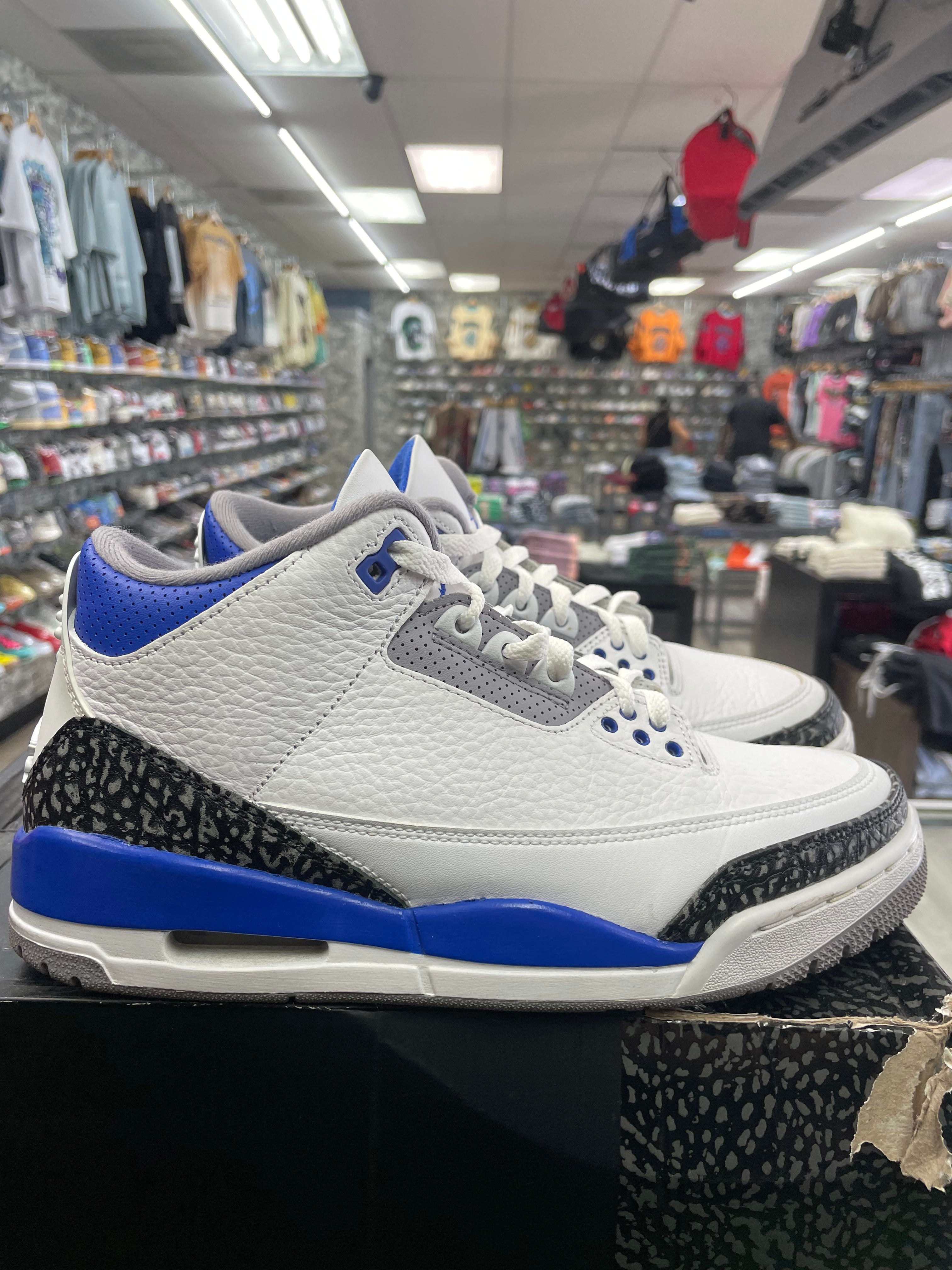 Air Jordan Retro 3 “Racer Blue” *Size 8.5 Preowned*