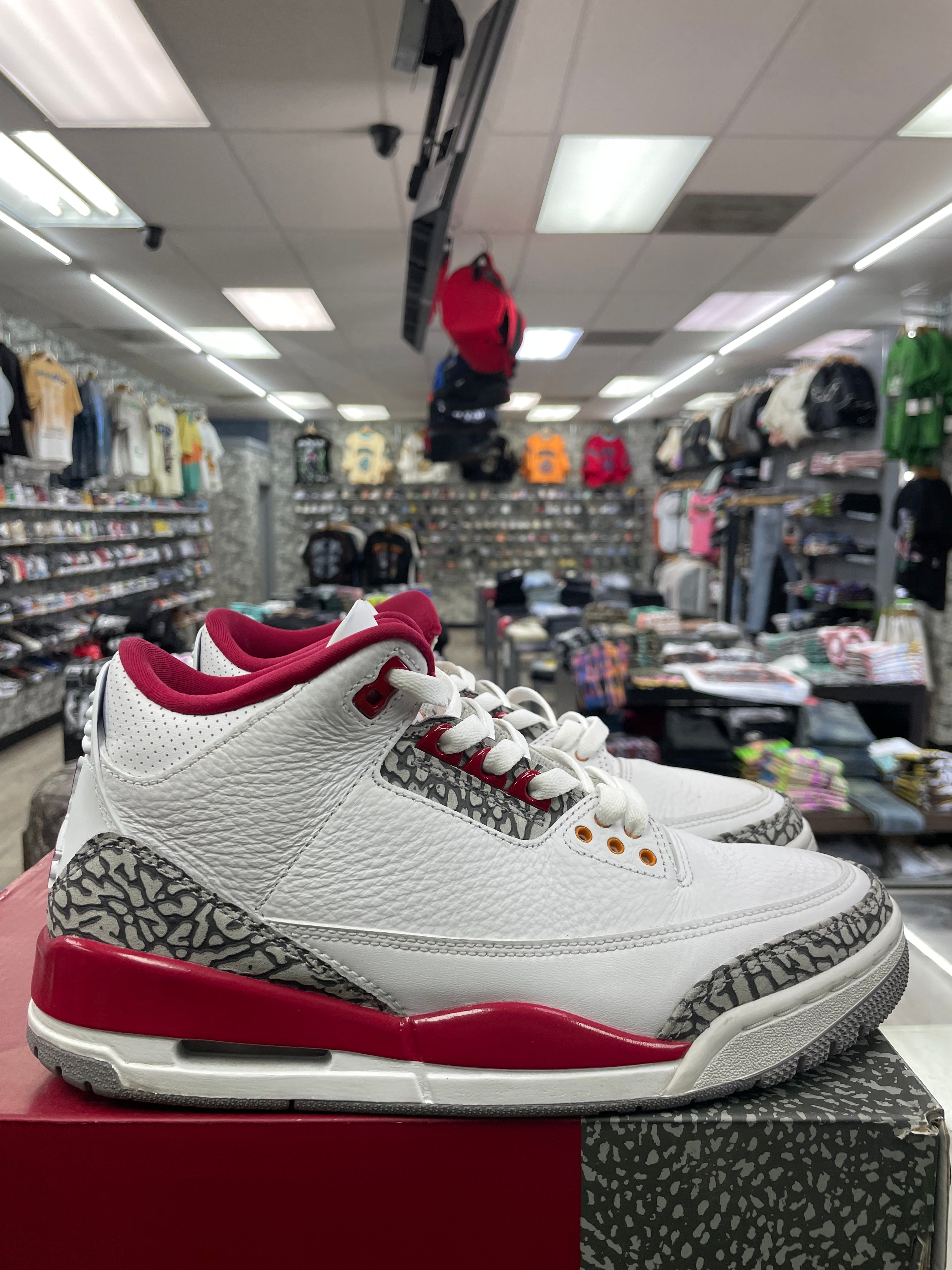 Air Jordan Retro 3 “Cardinal” *Size 8 Preowned*