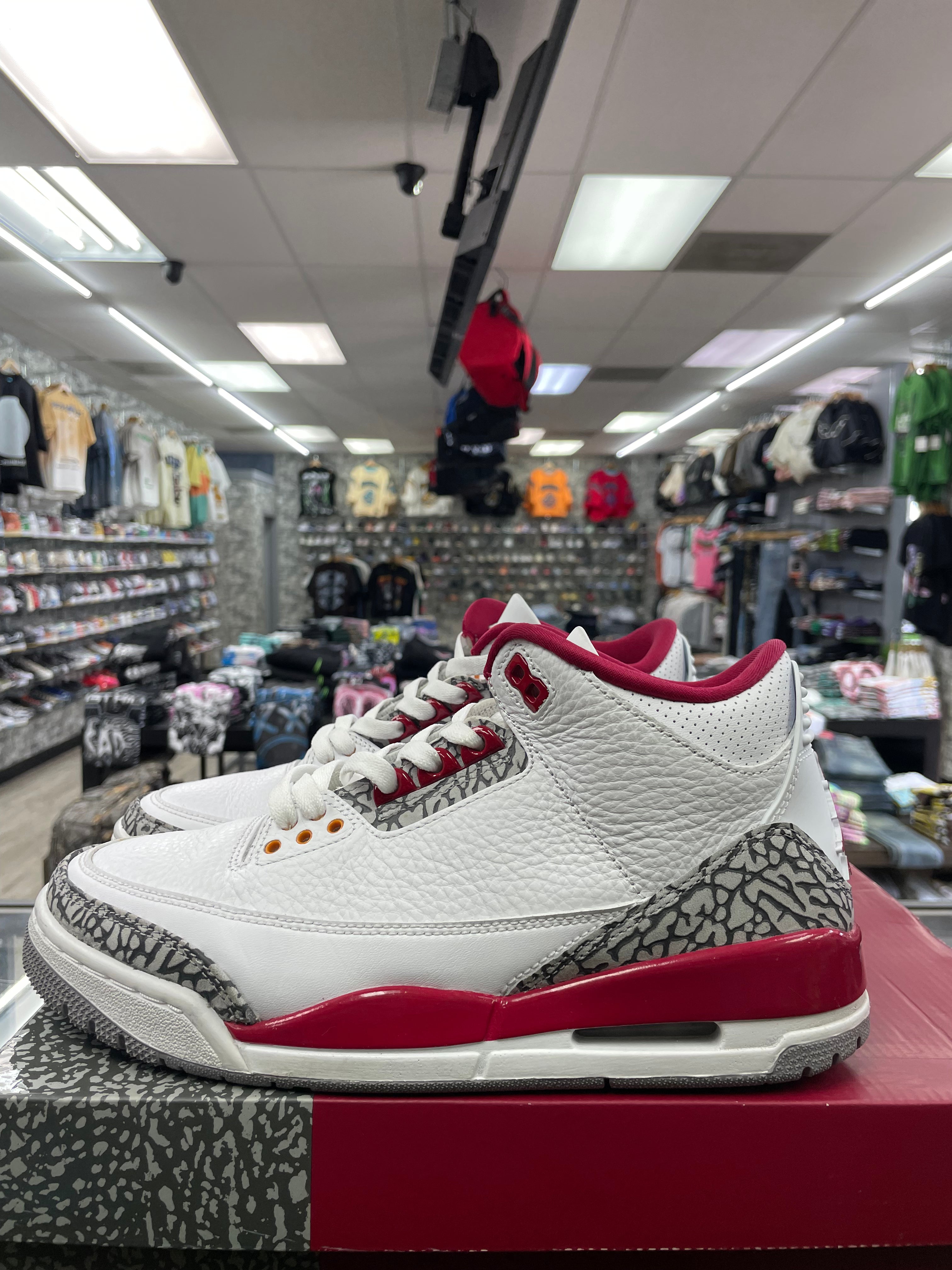 Air Jordan Retro 3 “Cardinal” *Size 8 Preowned*