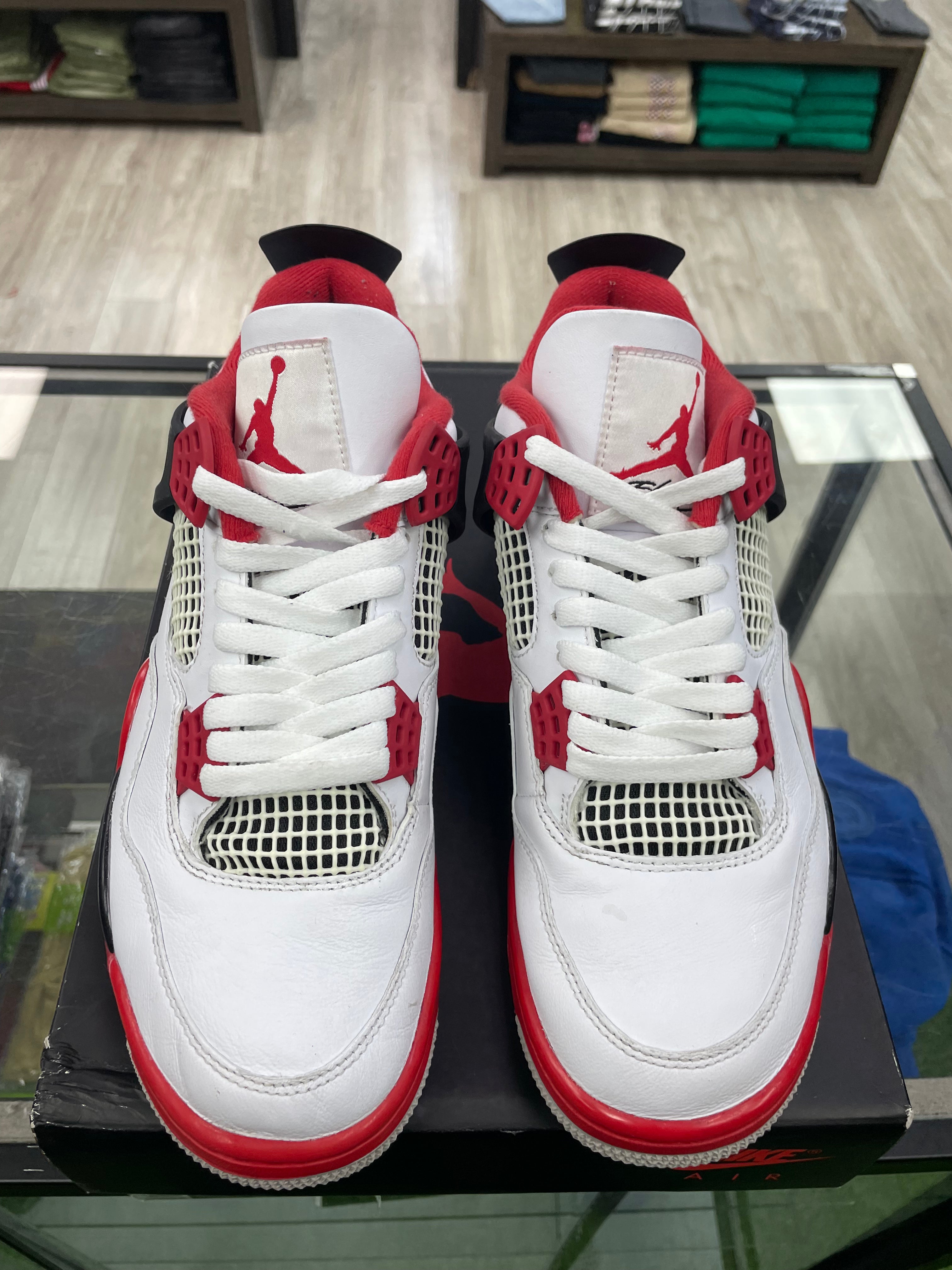 Jordn retro 4 on sale