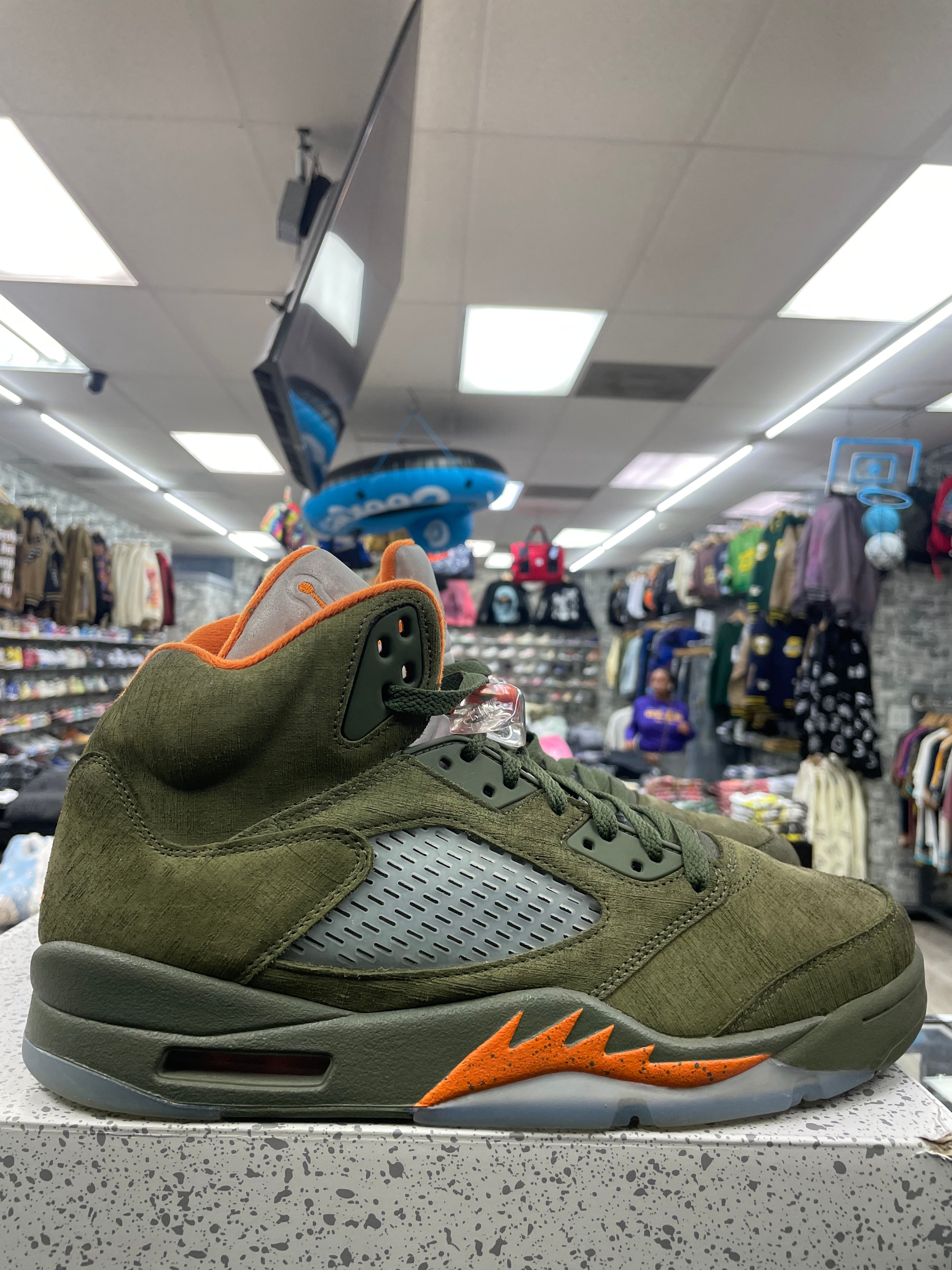 Air Jordan Retro 5 “Olive” *Size 12 Preowned*