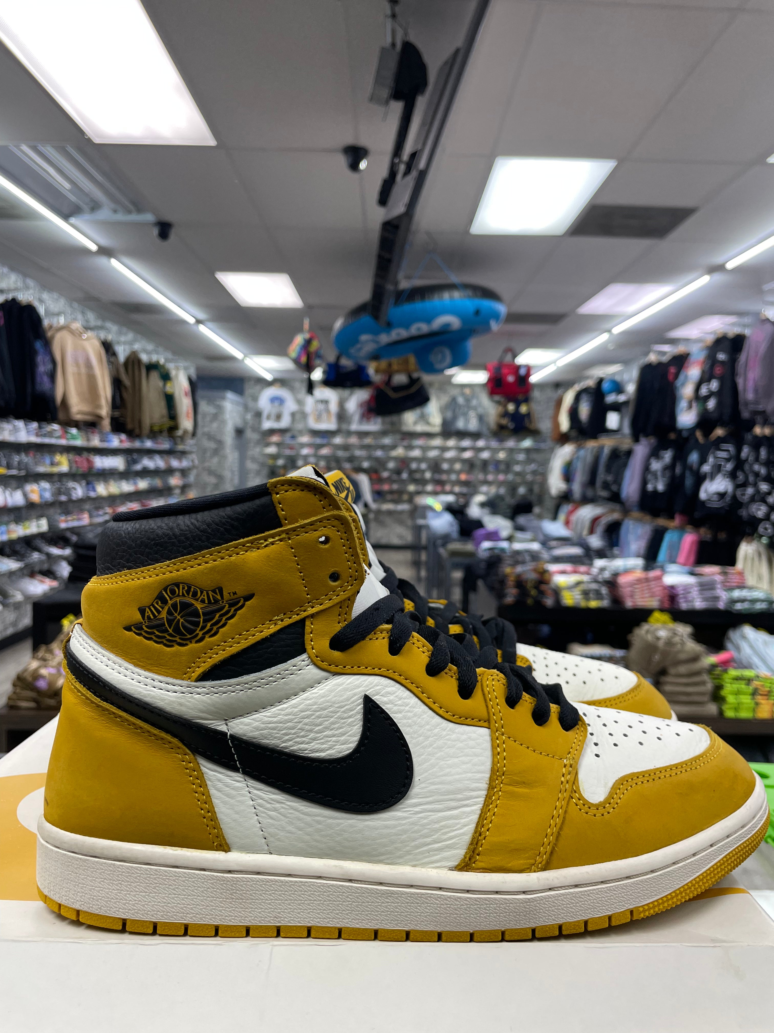 Air Jordan 1 “Yellow Ochre” *Size 10.5 Preowned*