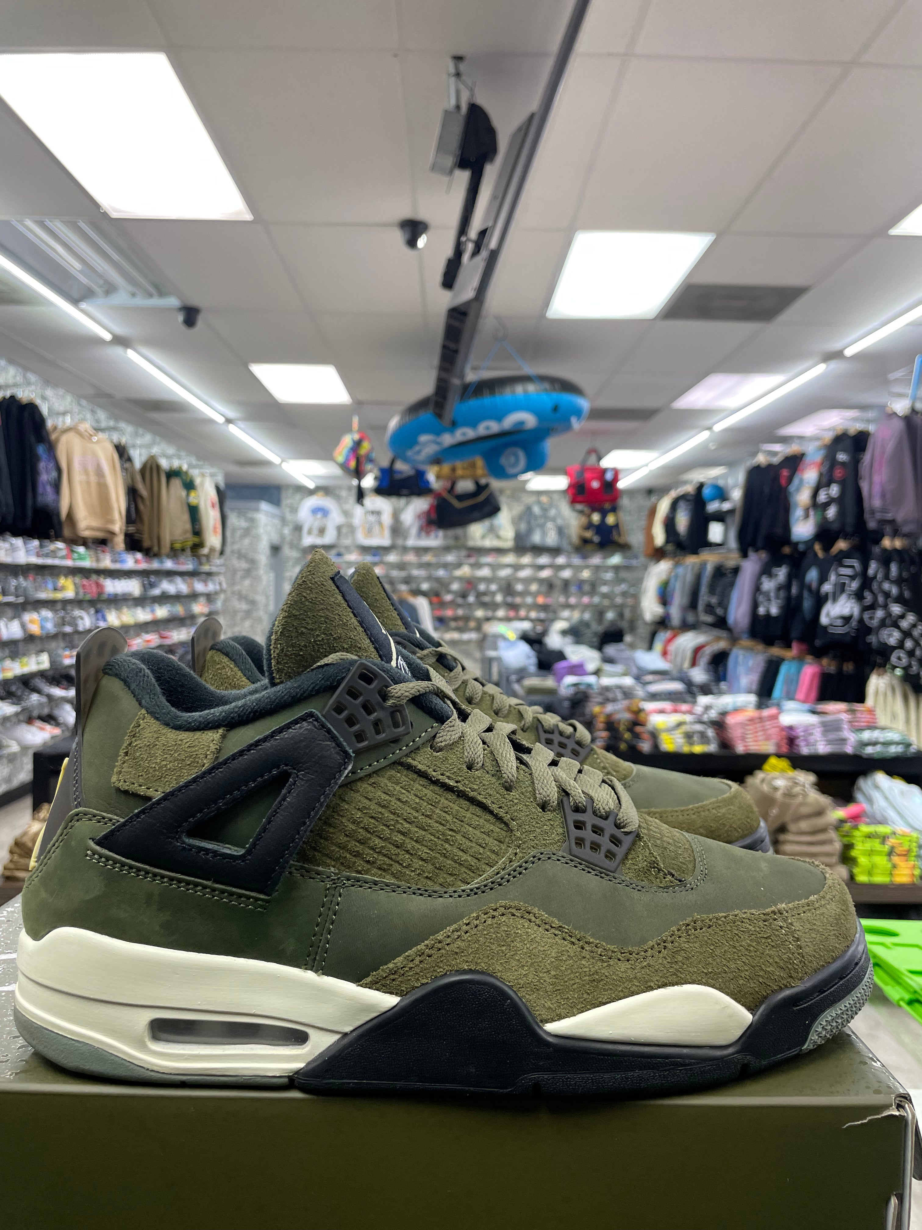 Air Jordan Retro 4 “Craft Medium Olive” *Size 10 Preowned*