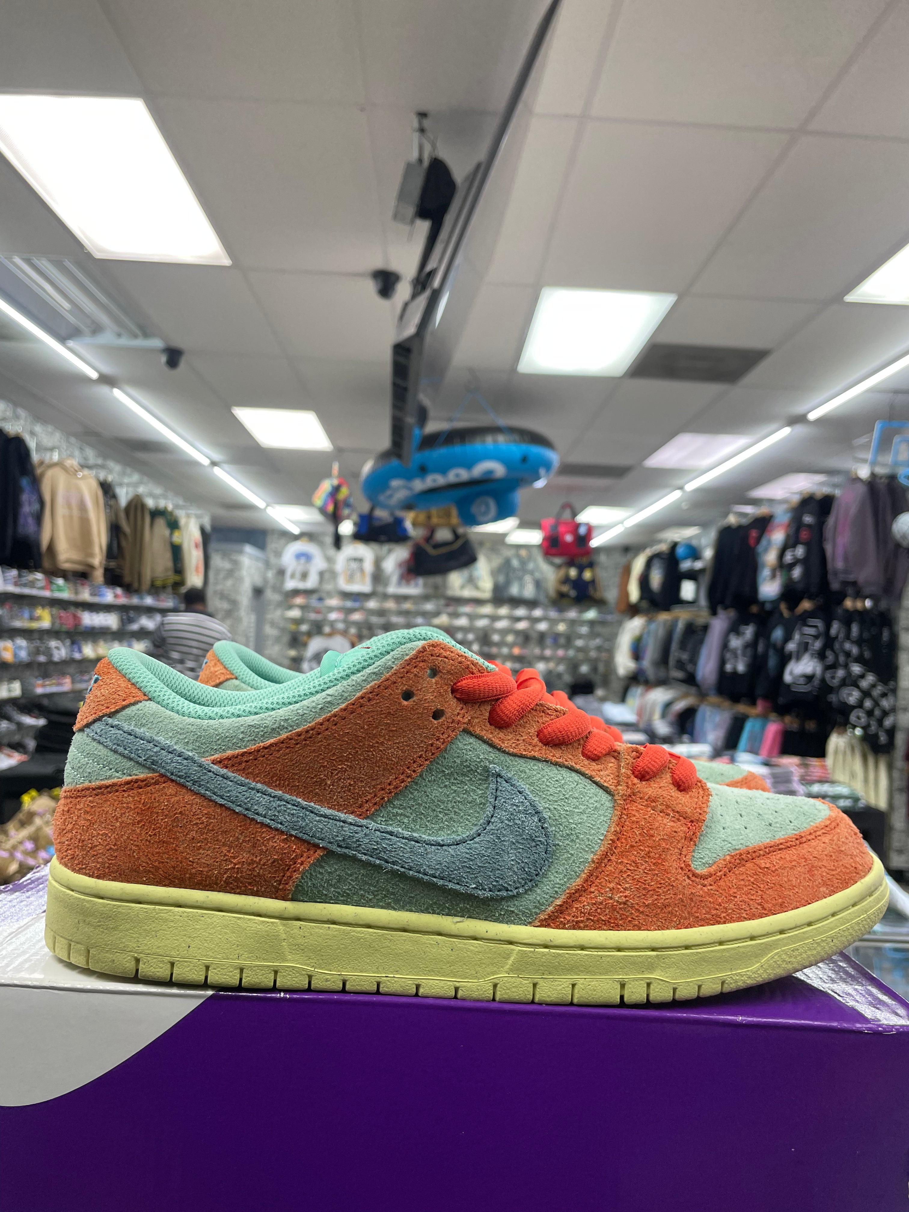 Nike SB Dunk Low “Orange Emerald Rise” *Size 10.5 Preowned*