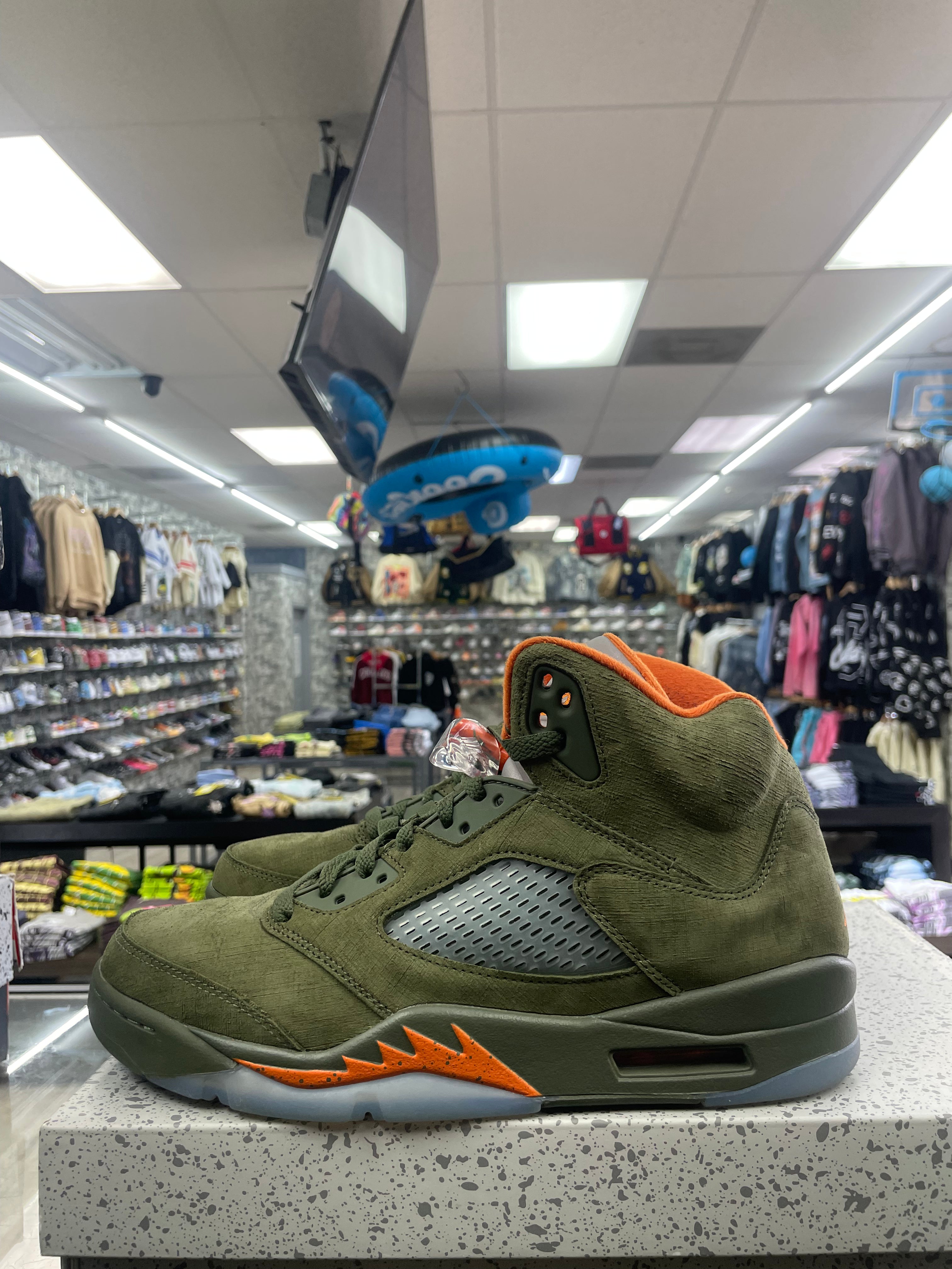 Air Jordan Retro 5 “Olive” *Size 8.5 Preowned*