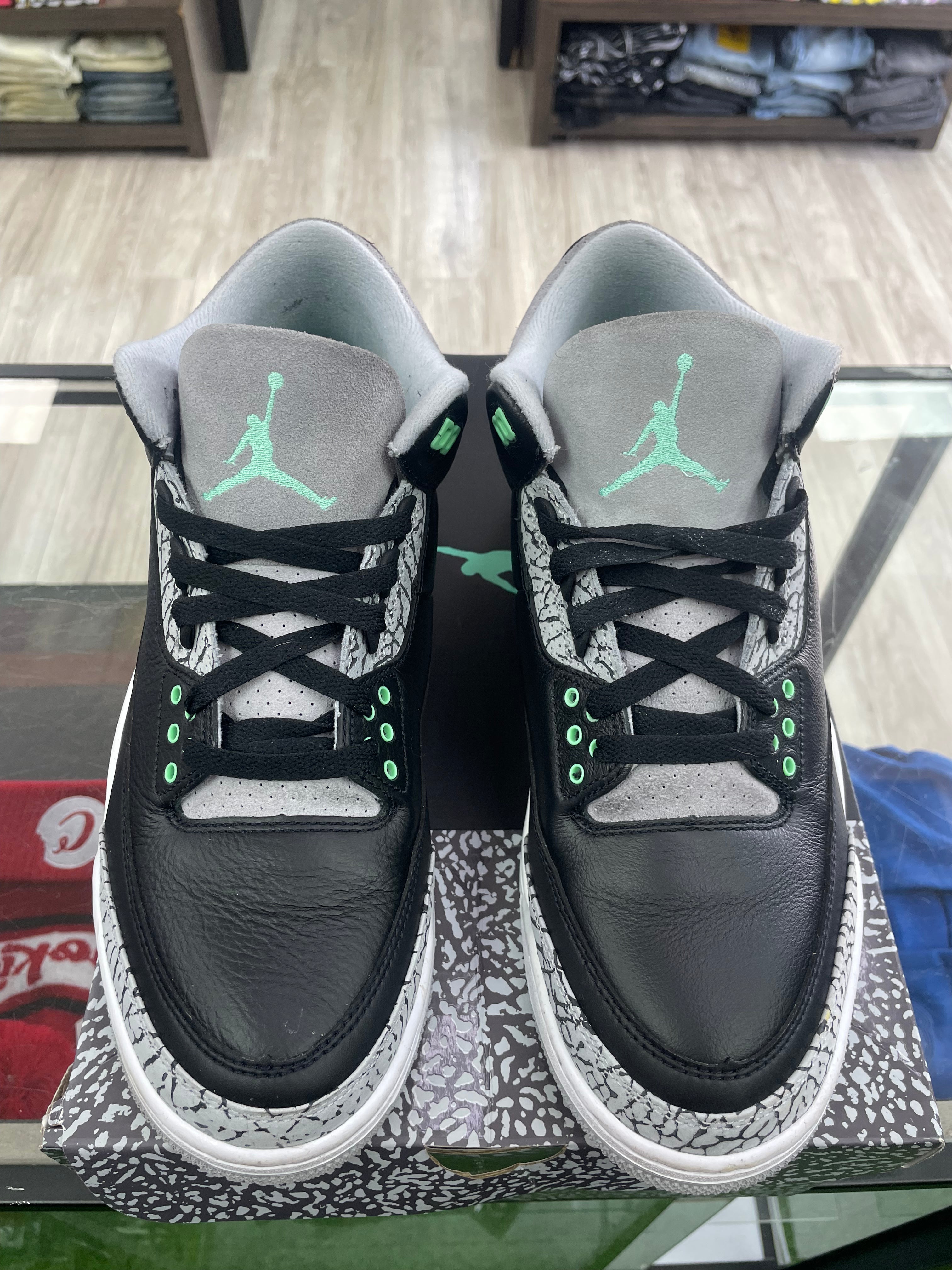 Air Jordan Retro 3 “Green Glow” *Size 10.5 Preowned*