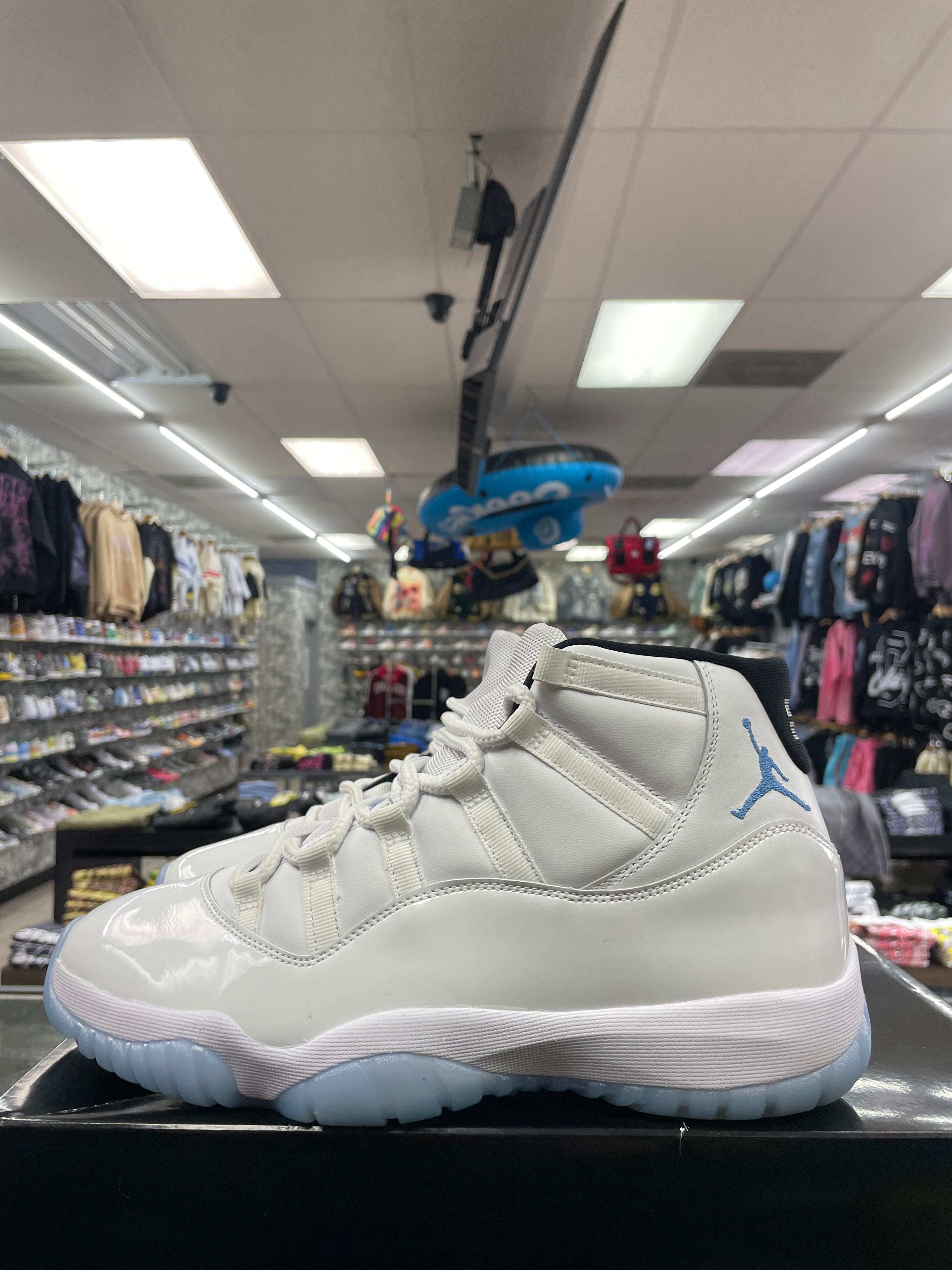 Air Jordan Retro 11 "Legend Blue" *Size 10 Preowned*