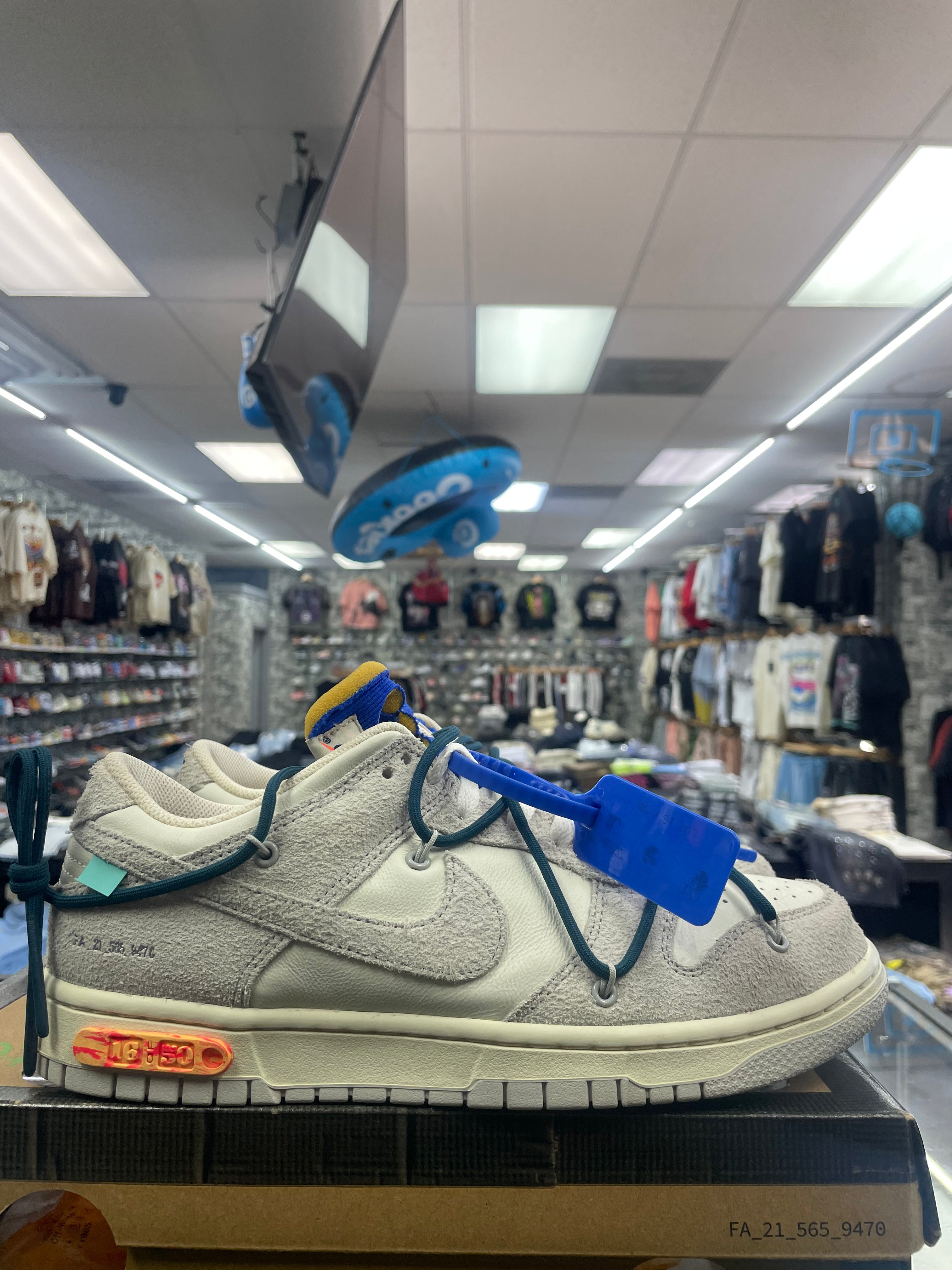 Nike Dunk Low “Off-White Lot 16” *Size 9 Preowned*