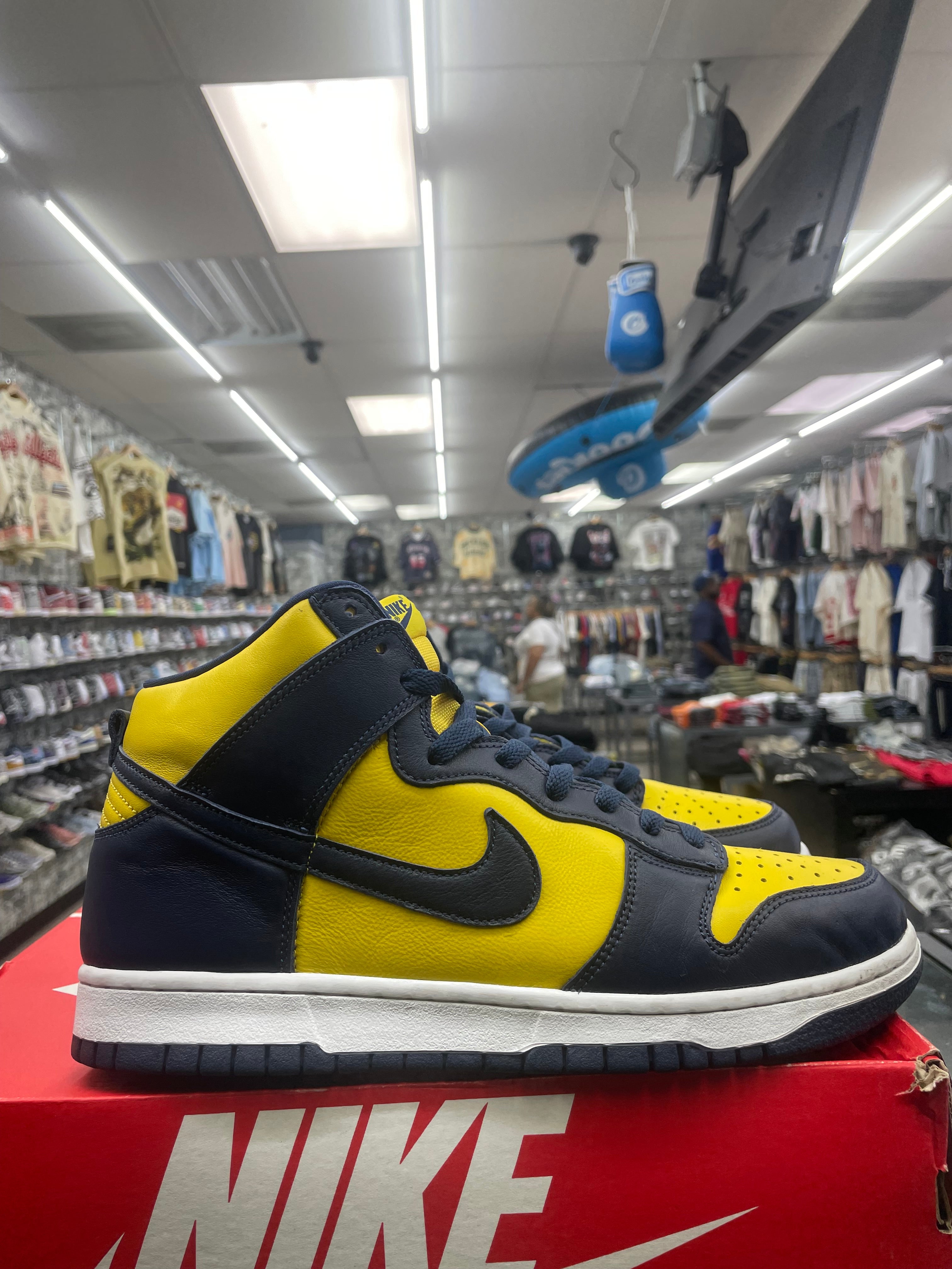 Nike Dunk High “Michigan” *Size 10.5 Preowned*