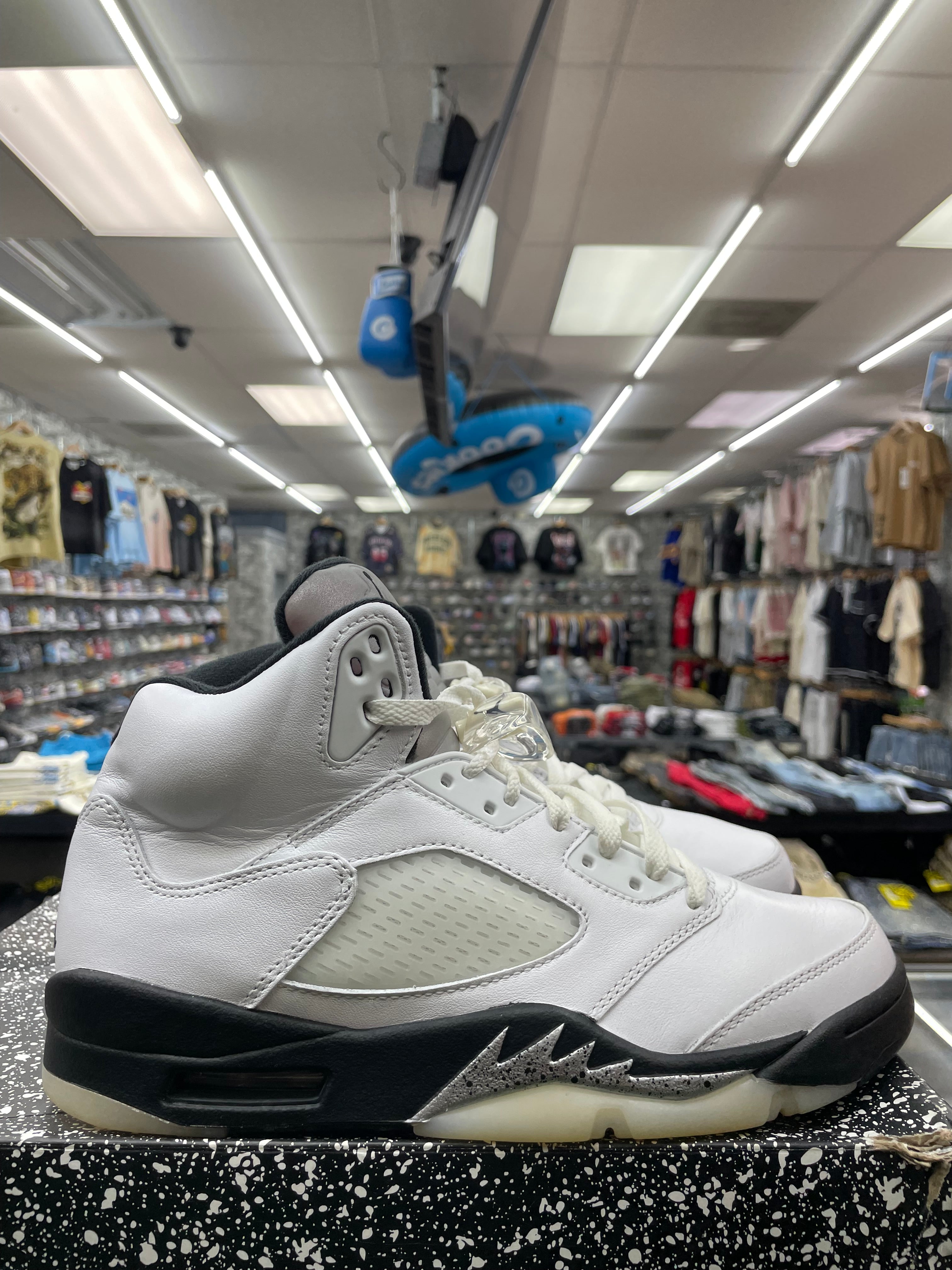 Air Jordan Retro 5 “Reverse Metallic” *Size 8.5 Preowned*