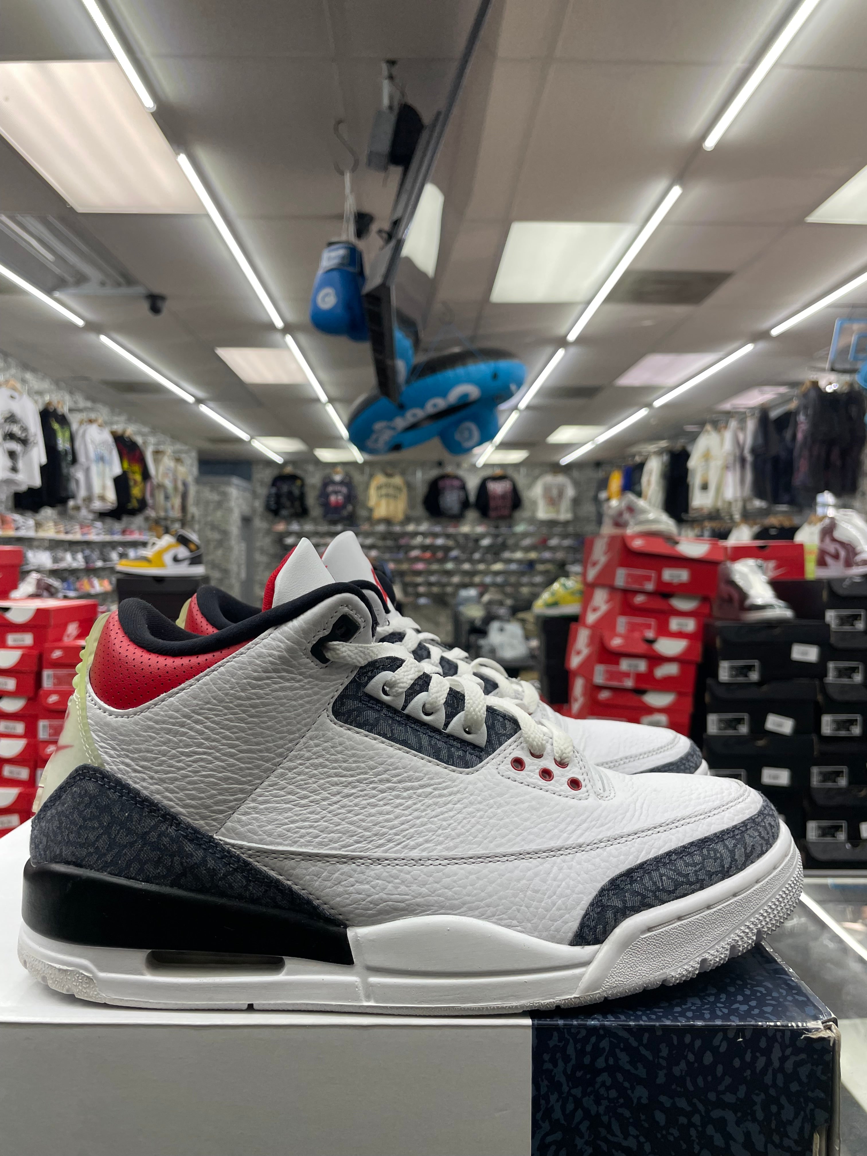 Air Jordan Retro 3 “SE Fire Red Denim” *Size 10.5 Preowned*