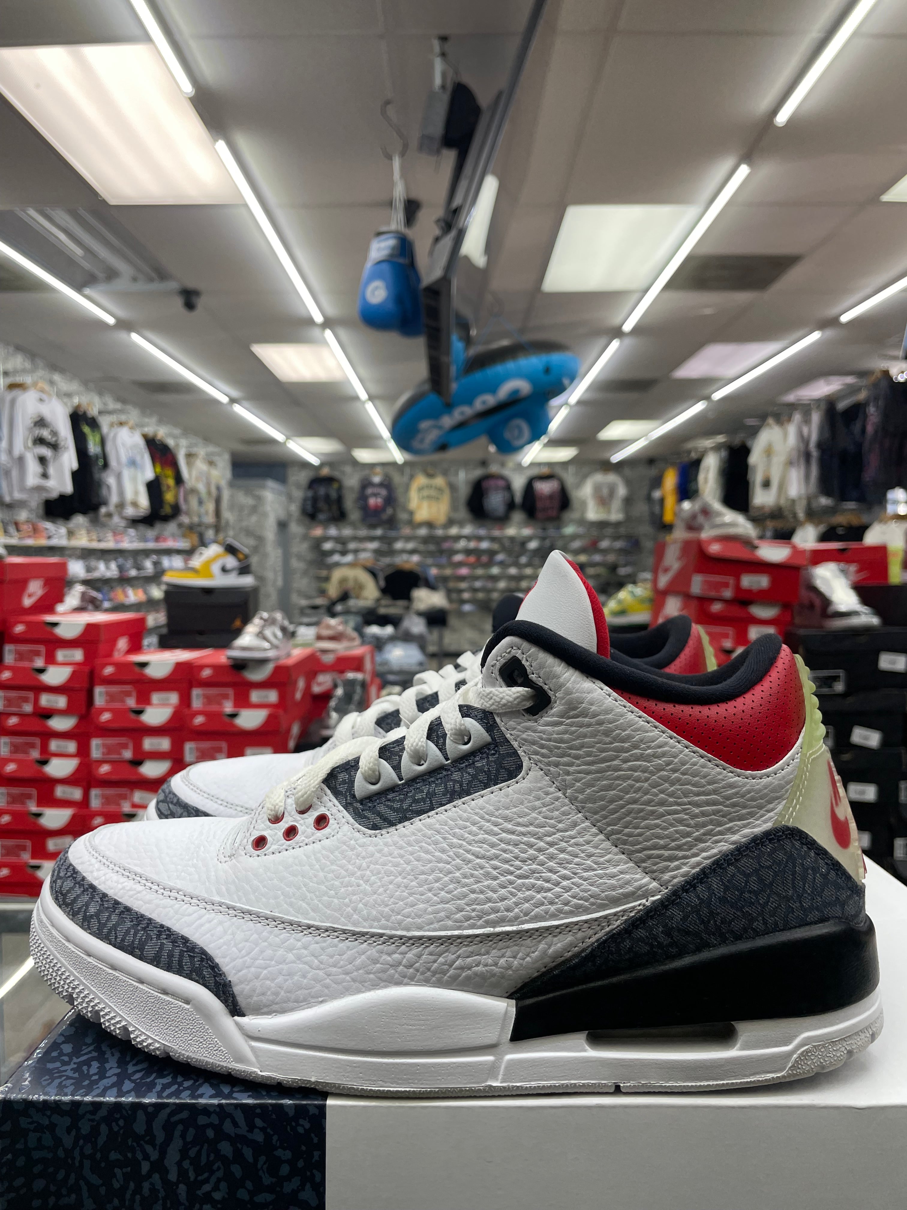 Air Jordan Retro 3 “SE Fire Red Denim” *Size 10.5 Preowned*