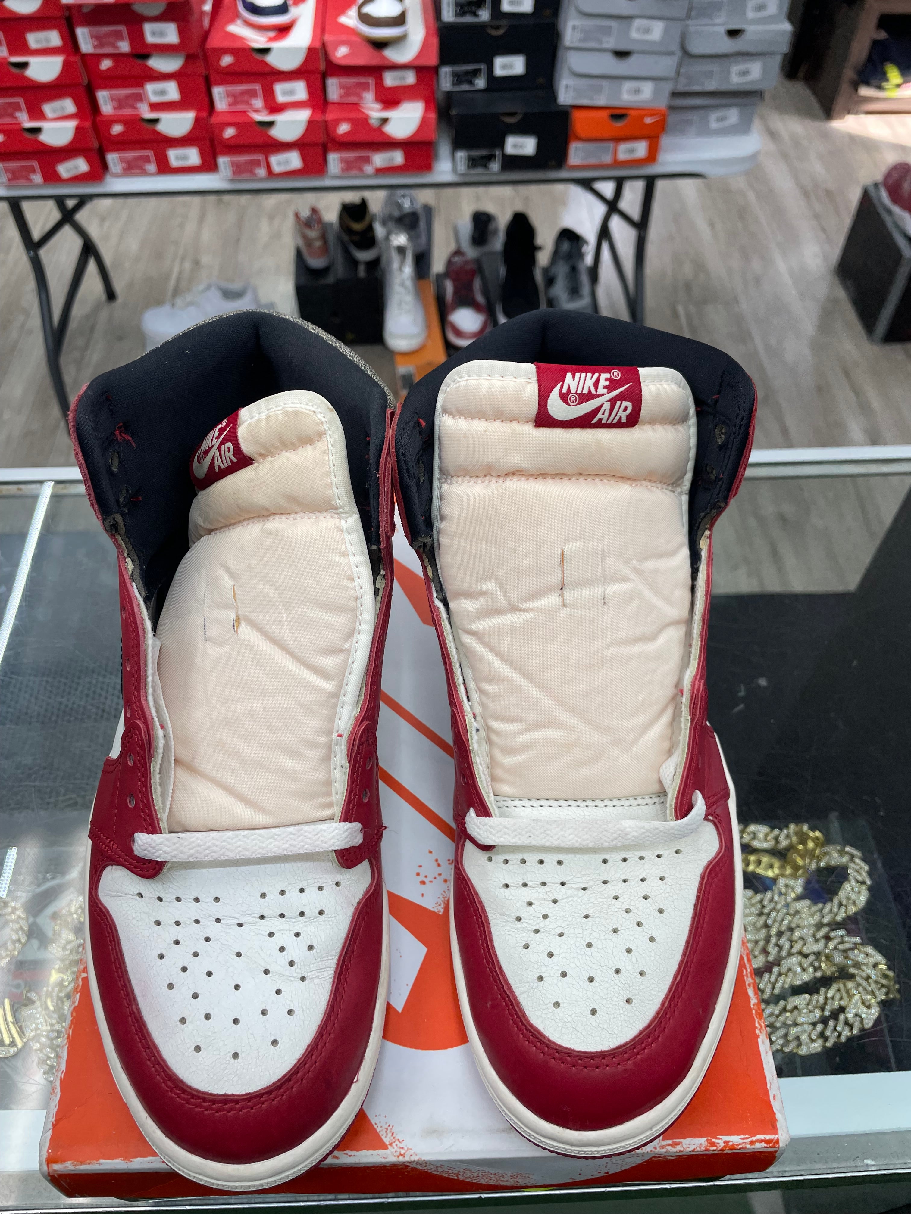 Air Jordan 1 “Chicago Lost And Found” *Size 9 Preowned*