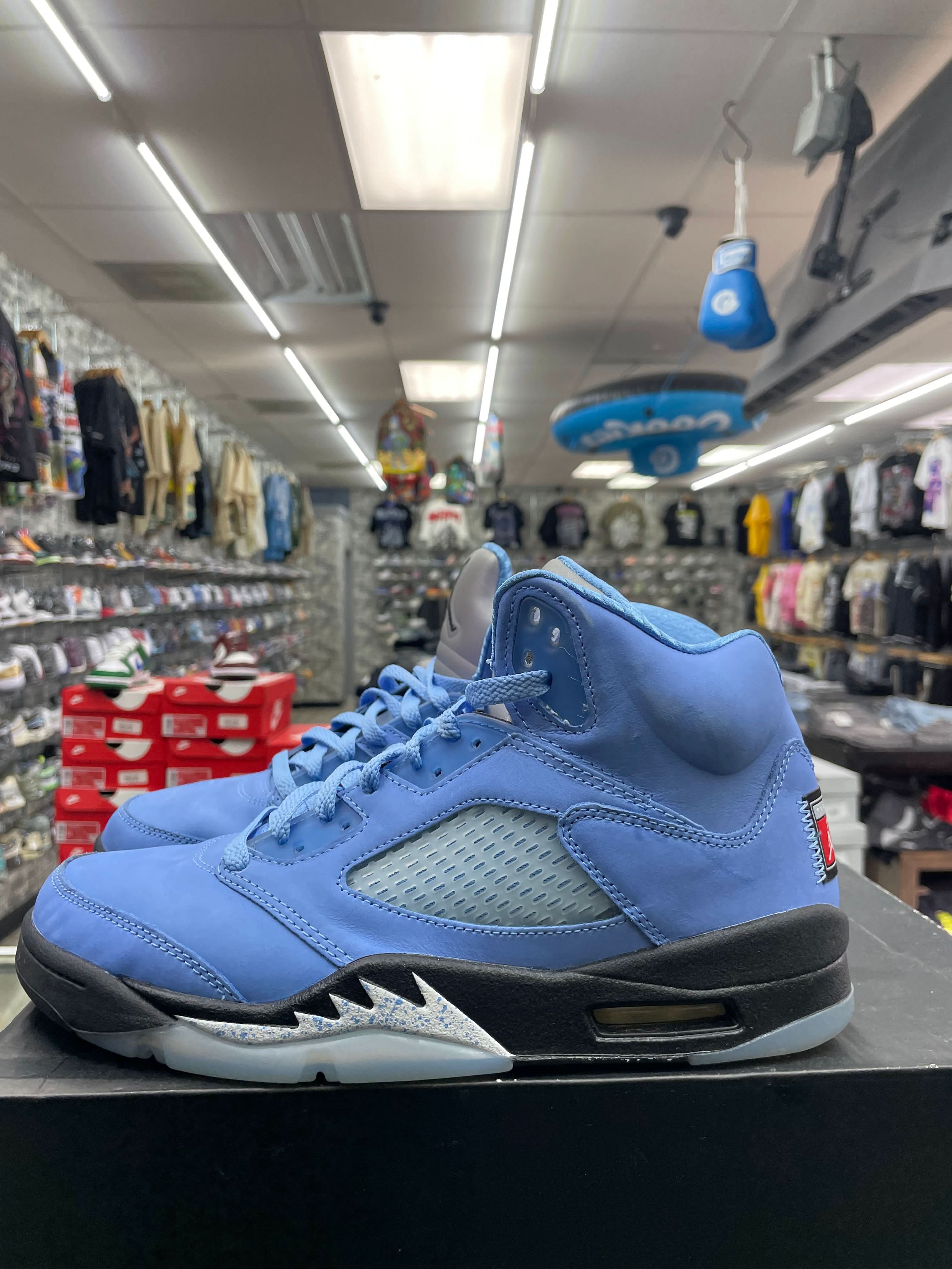 Air Jordan Retro 5 “Unc University Blue” *Size 8.5 Preowned*