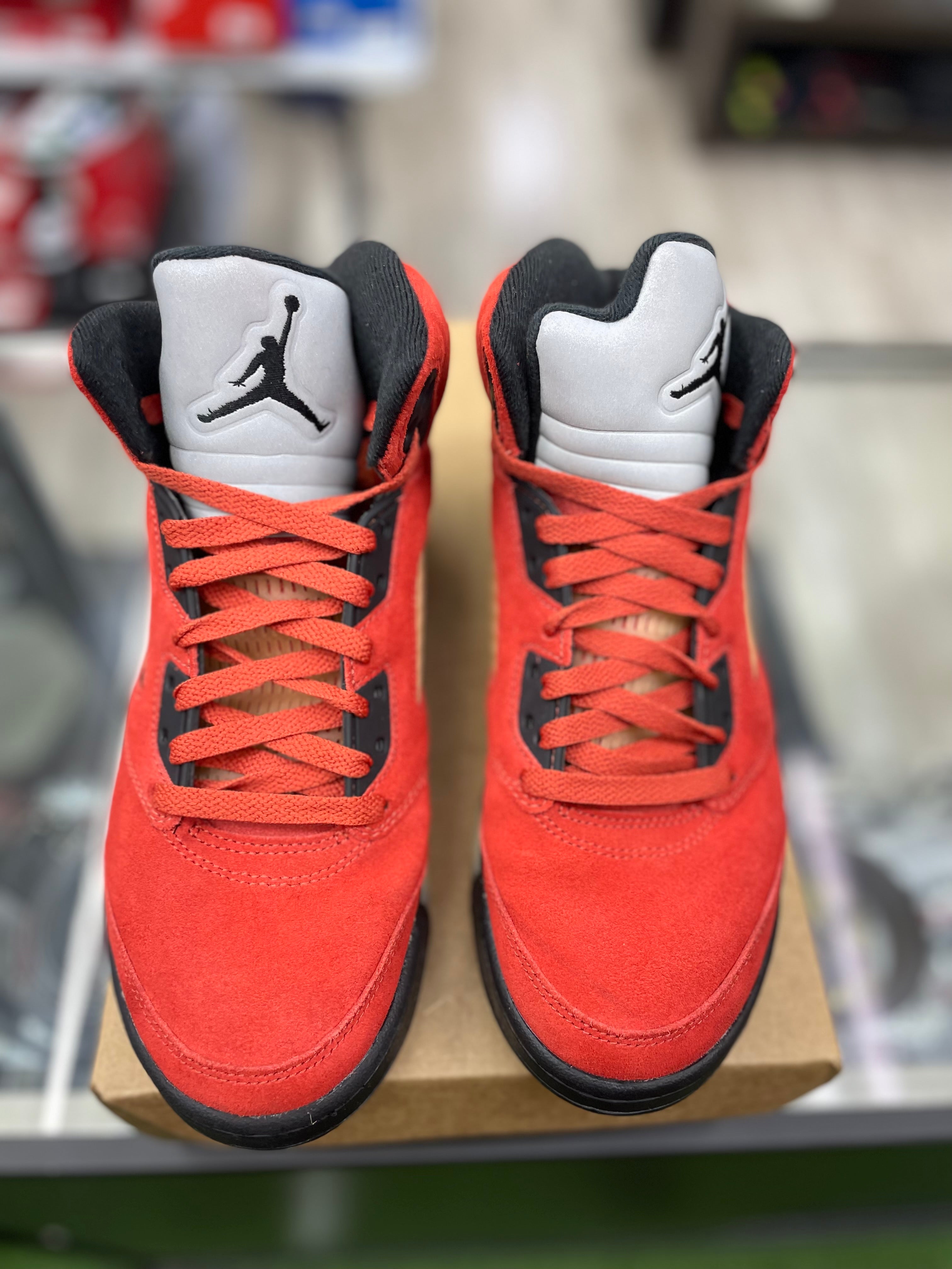 Air Jordan Retro 5 “Dunk On Mars” *Size 7 Preowned*