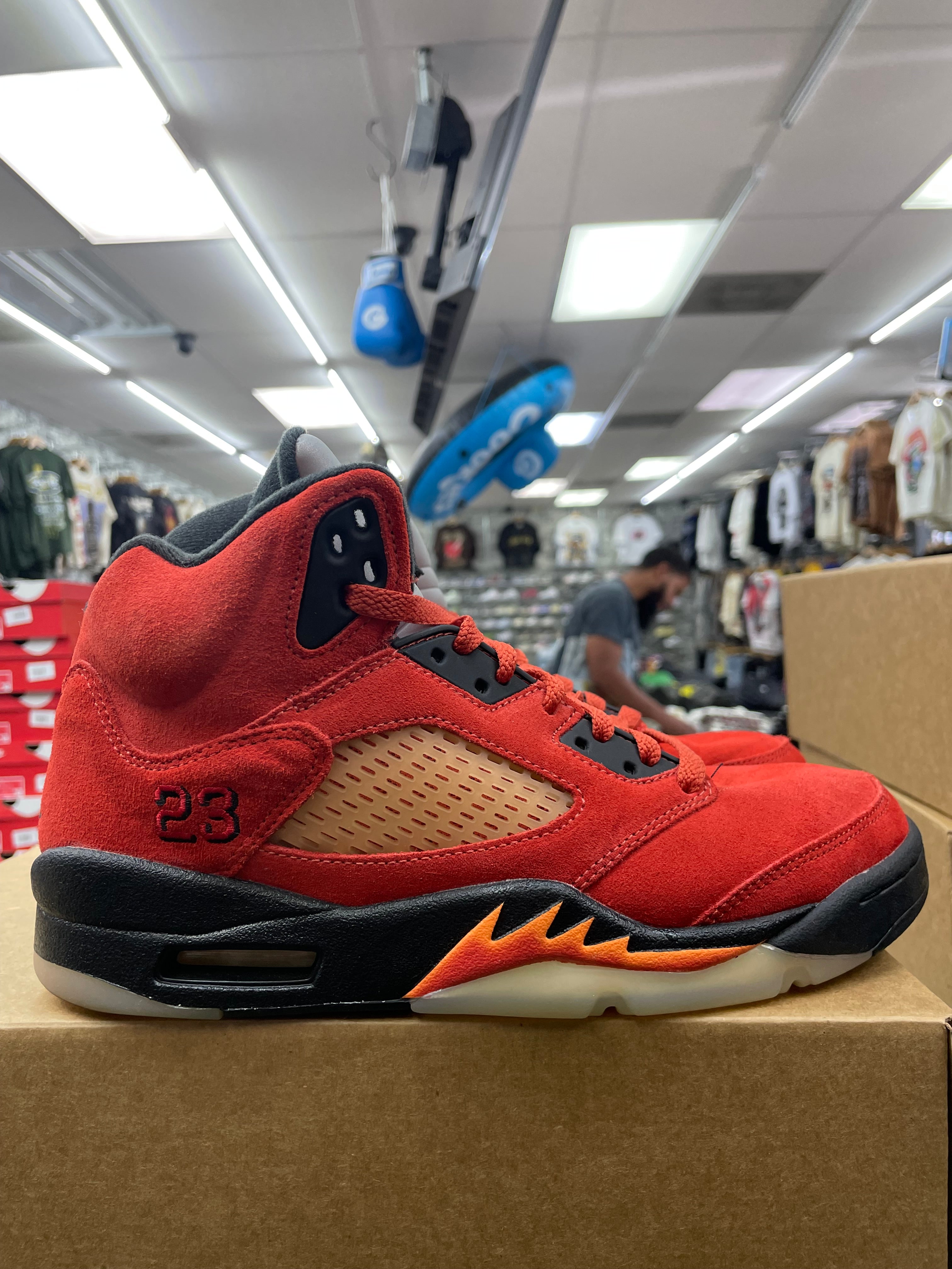 Air Jordan Retro 5 “Dunk On Mars” *Size 7 Preowned*