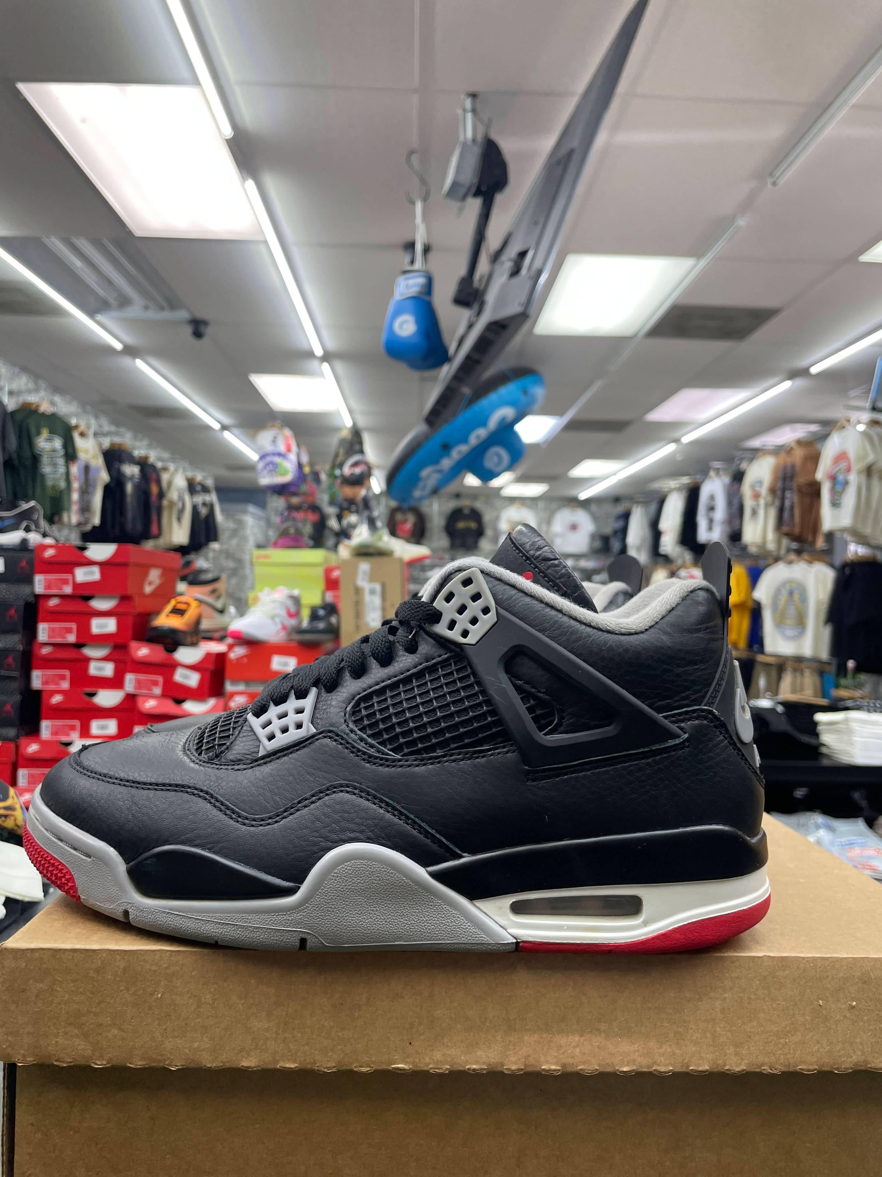 Air Jordan Retro 4 “Bred Reimaginedr” *Size 9.5 Preowned*