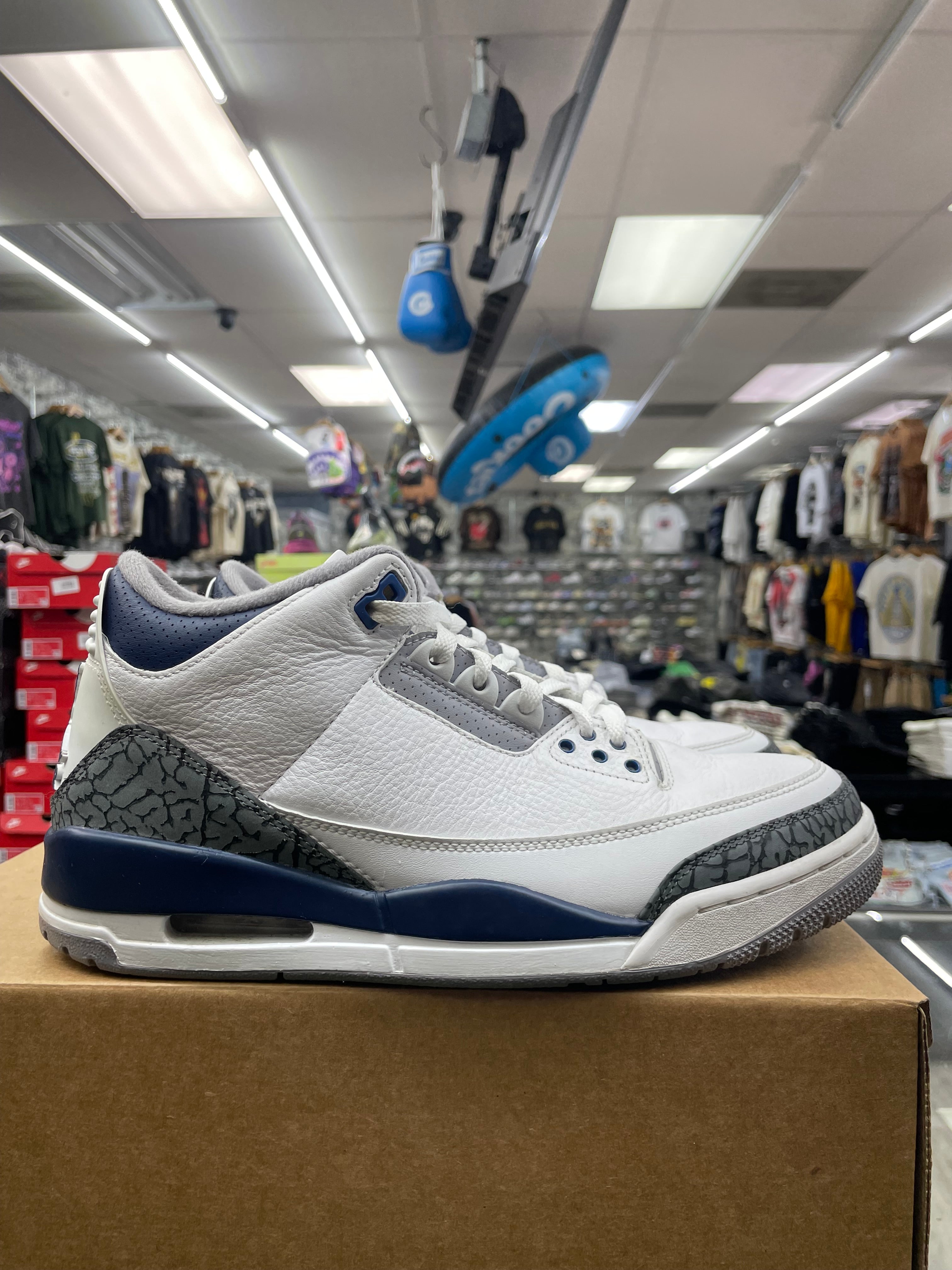Air Jordan Retro 3 “Midnight Navy” *Size 9.5 Preowned*
