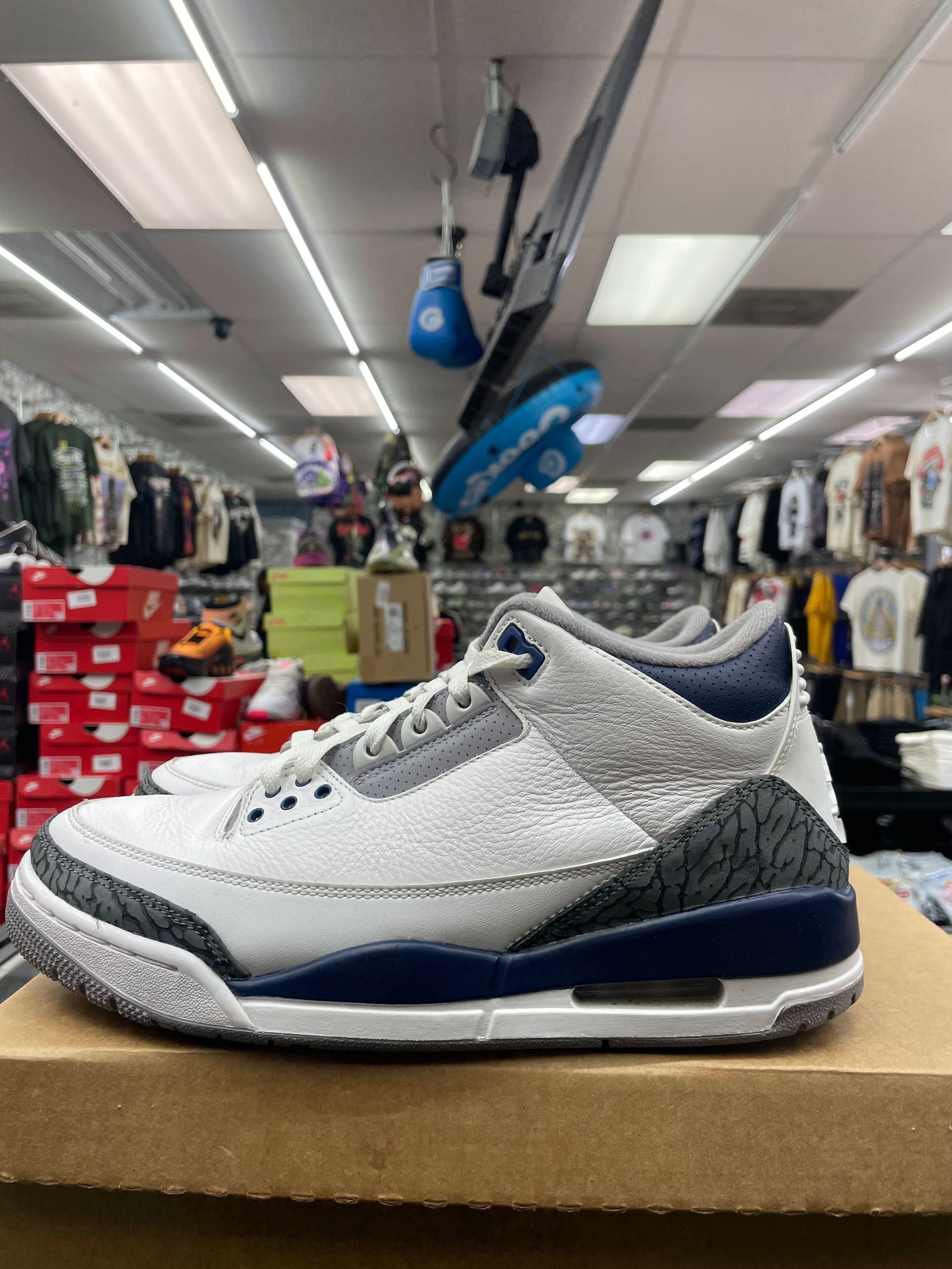 Air Jordan Retro 3 “Midnight Navy” *Size 9.5 Preowned*