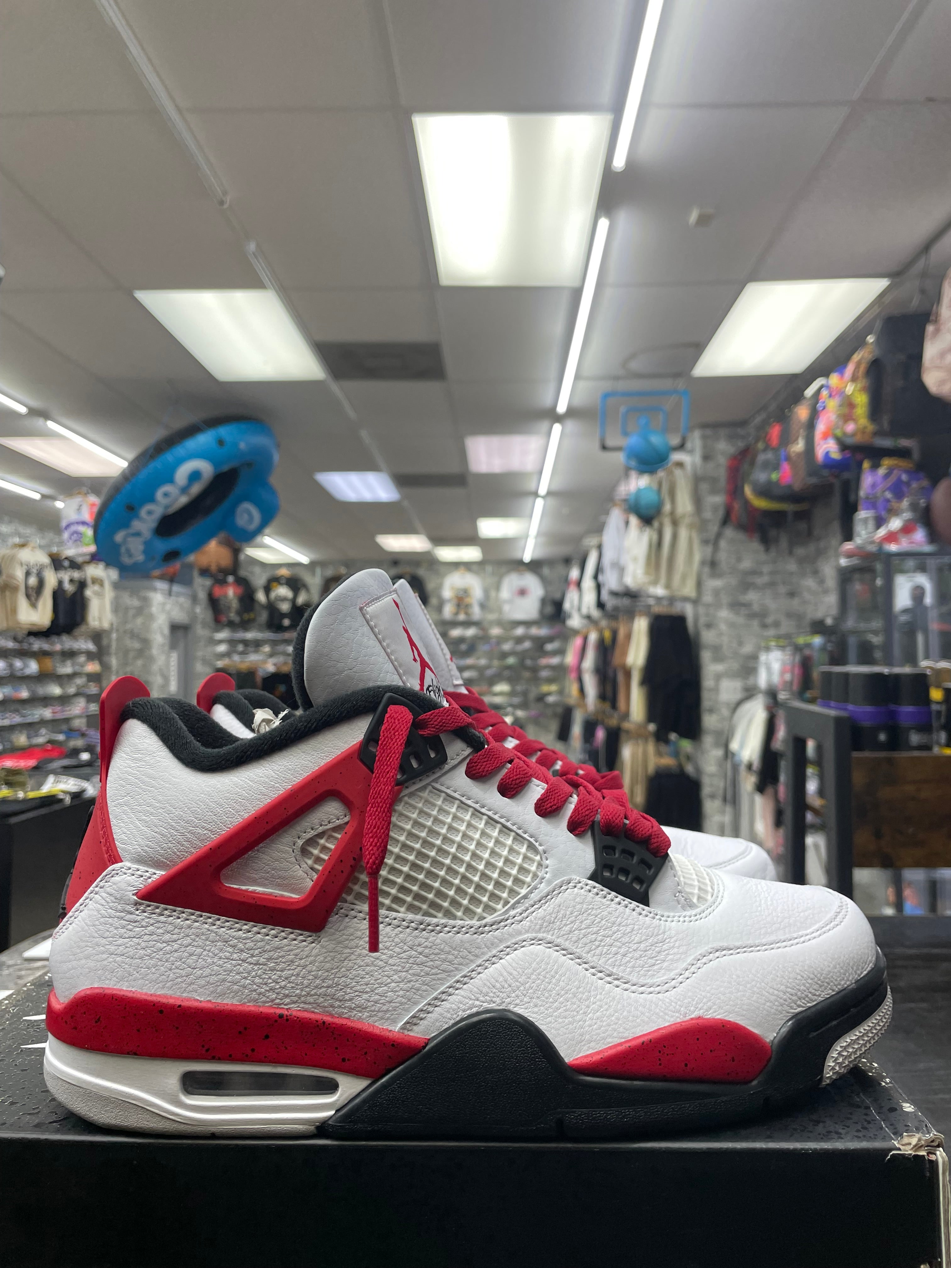 Air Jordan Retro 4 “Red Cement” *Size 10 Preowned*