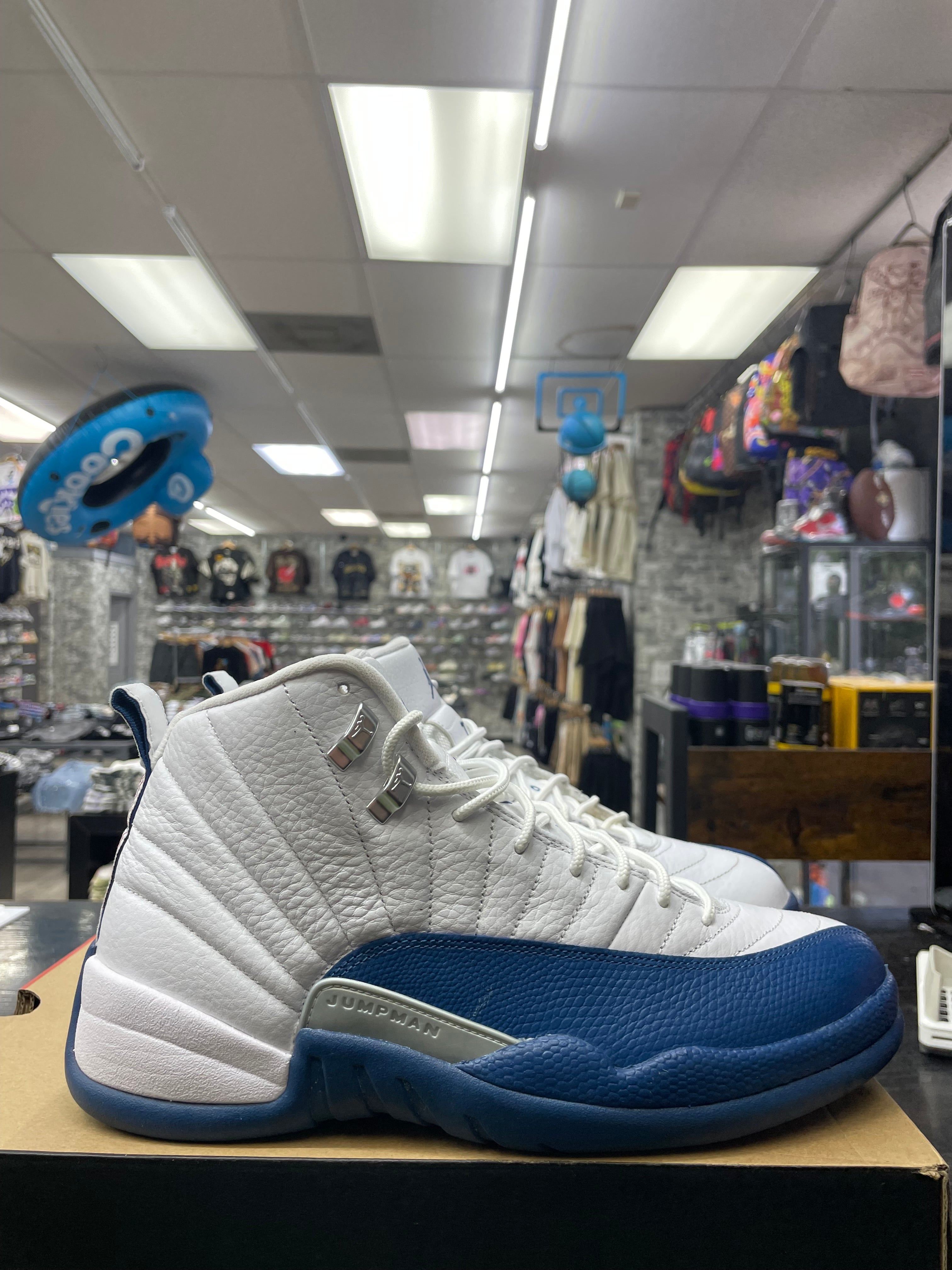 Air Jordan Retro 12 “French Blue” *Size 10 Preowned*