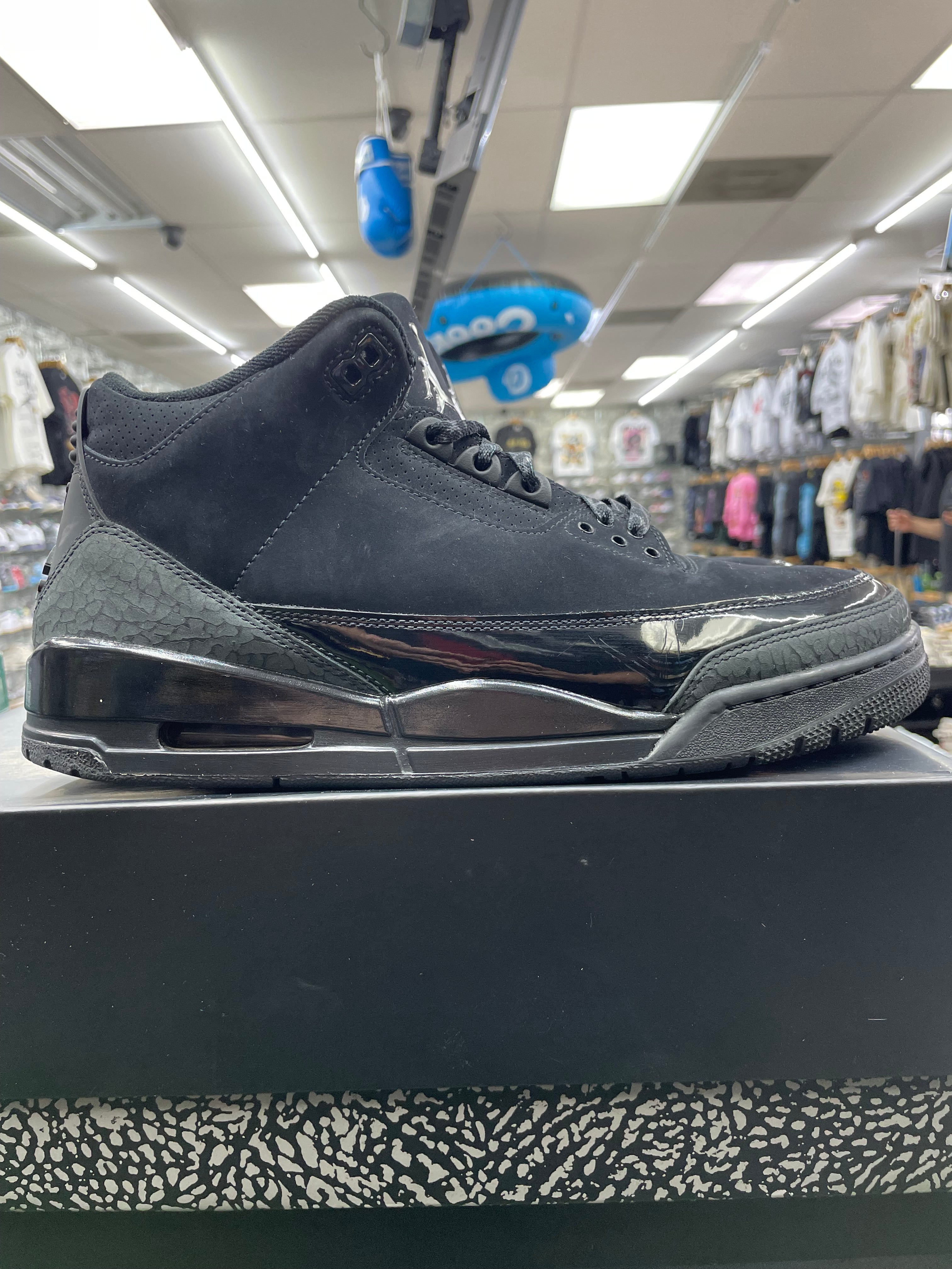 Air Jordan Retro 3 “Black Cat” *Size 11 Preowned*