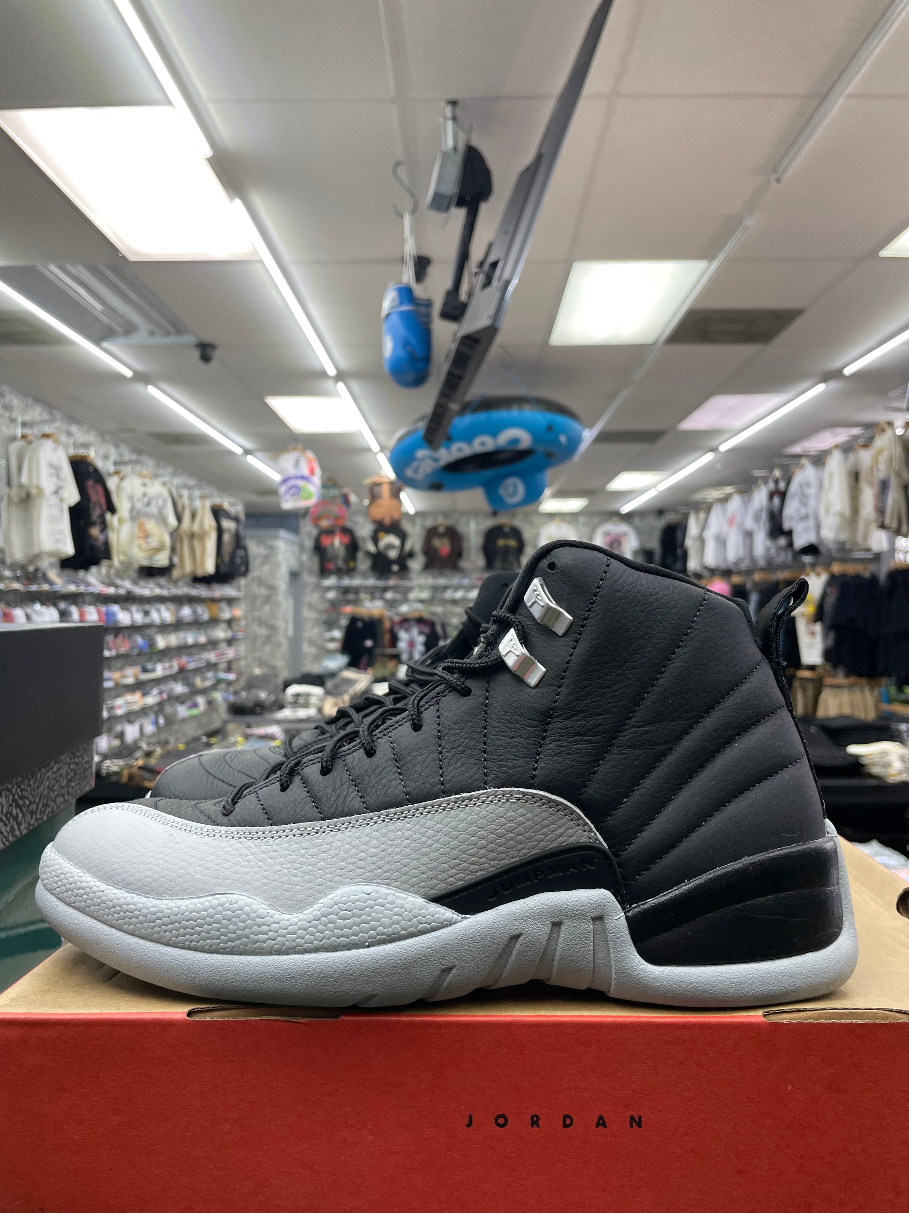 Air Jordan Retro 12 "Barons" *Size 10.5 Preowned*