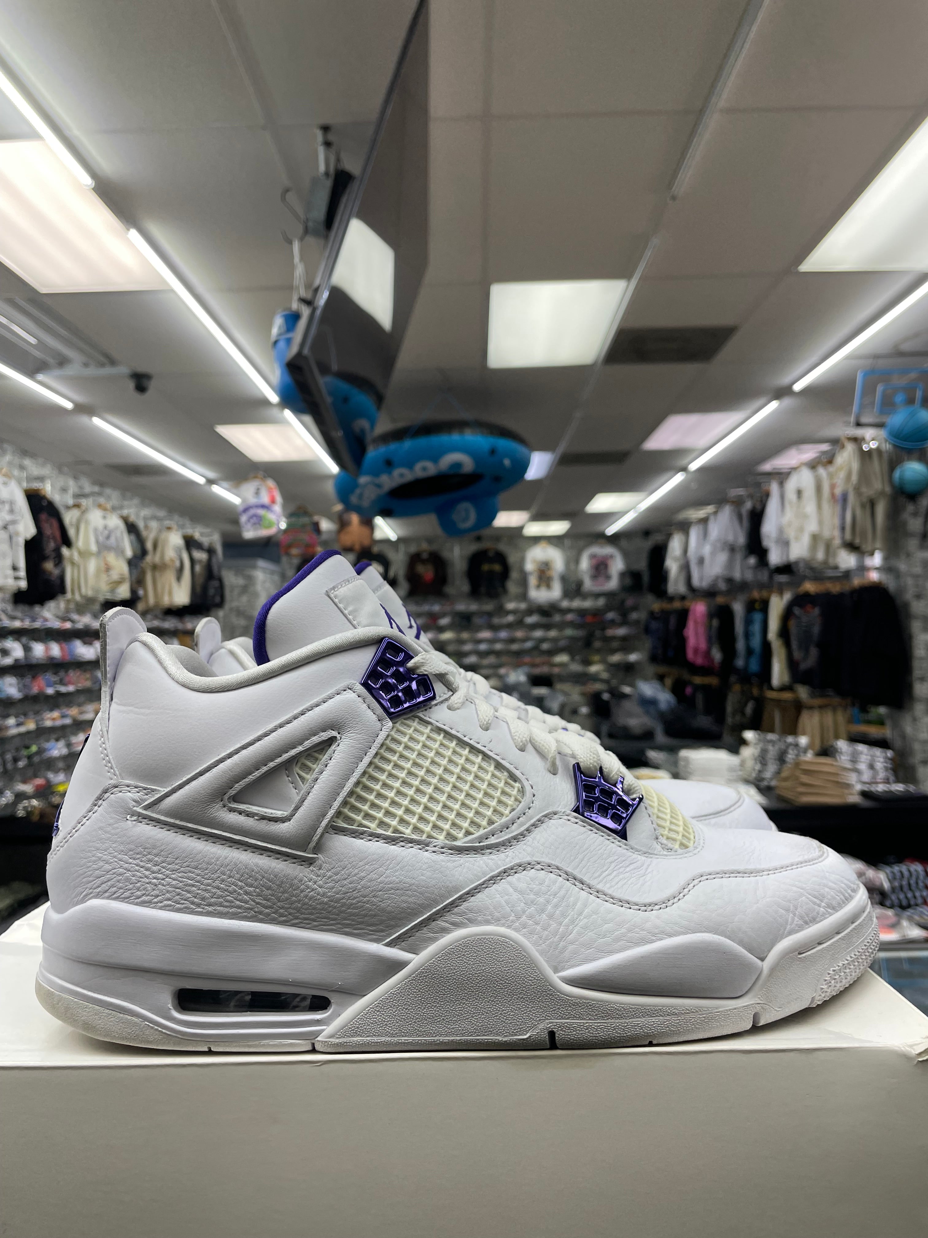 Air Jordan Retro 4 “Metallic Purple” *Size 12 Preowned*