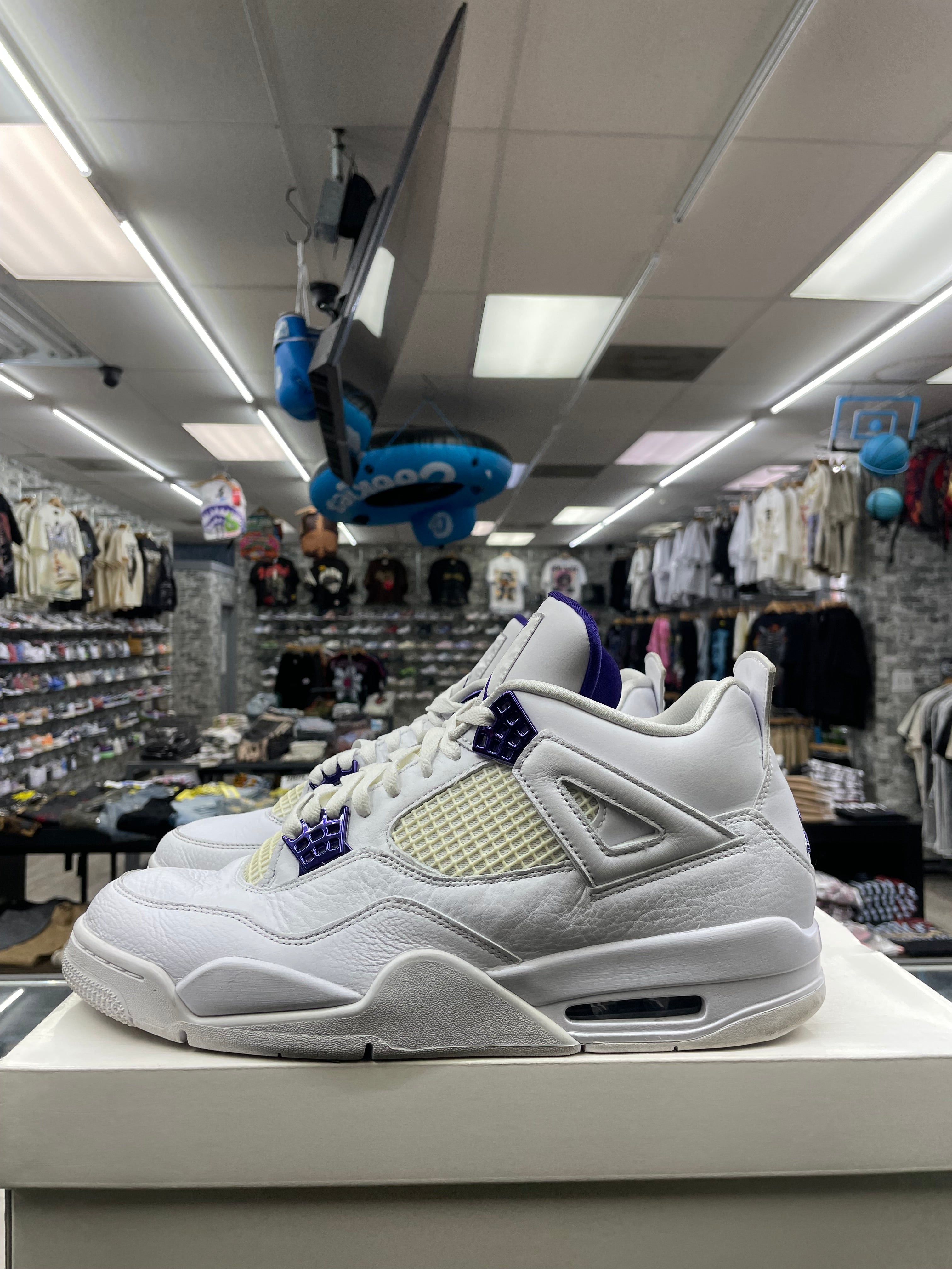 Air Jordan Retro 4 “Metallic Purple” *Size 12 Preowned*