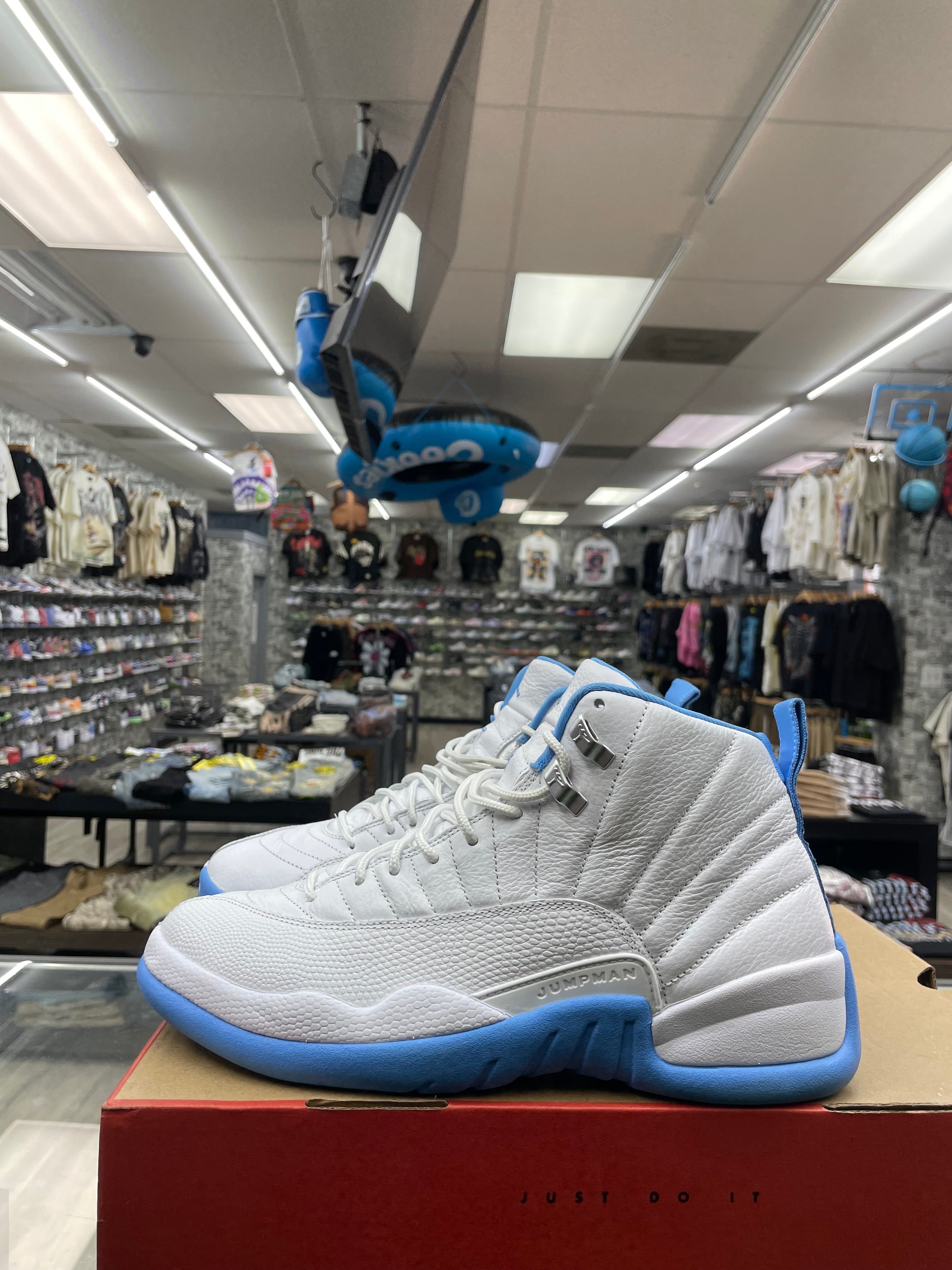 Air Jordan Retro 12  “Melo” *Size 9 Preowned*