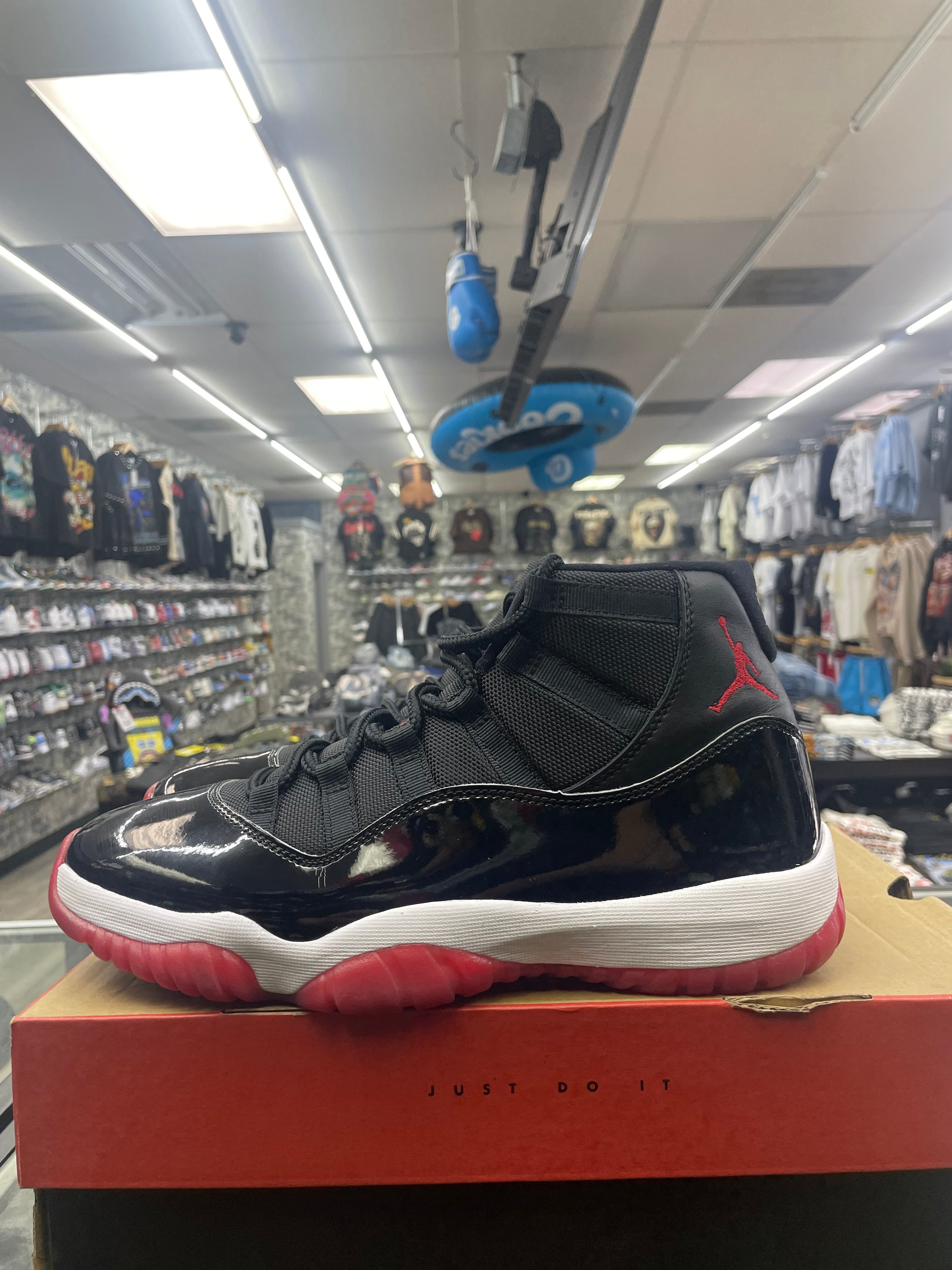 Air Jordan Retro 11  “Playoffs Bred” *Size 10.5 Preowned*