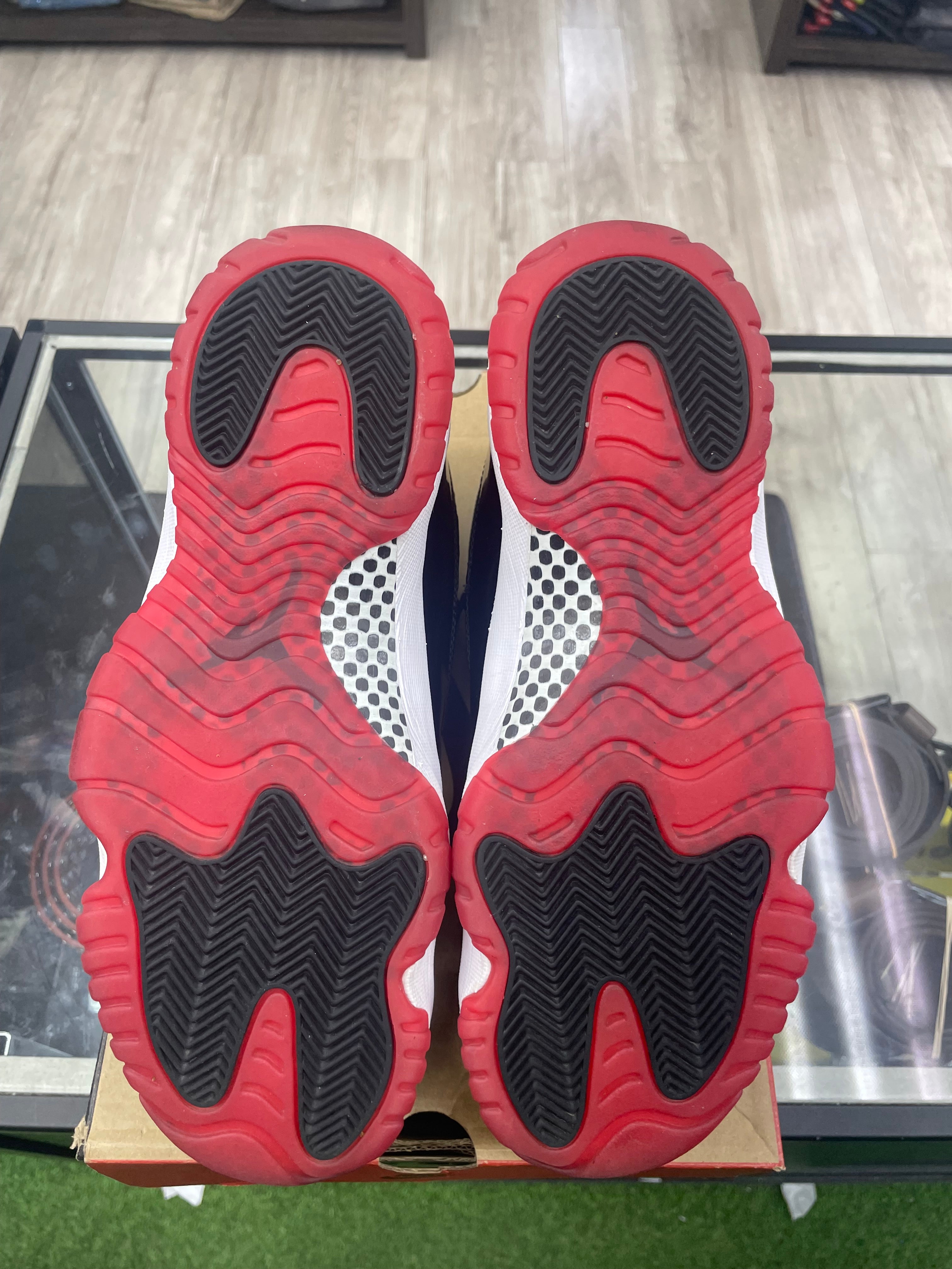 Air Jordan Retro 11  “Playoffs Bred” *Size 10.5 Preowned*
