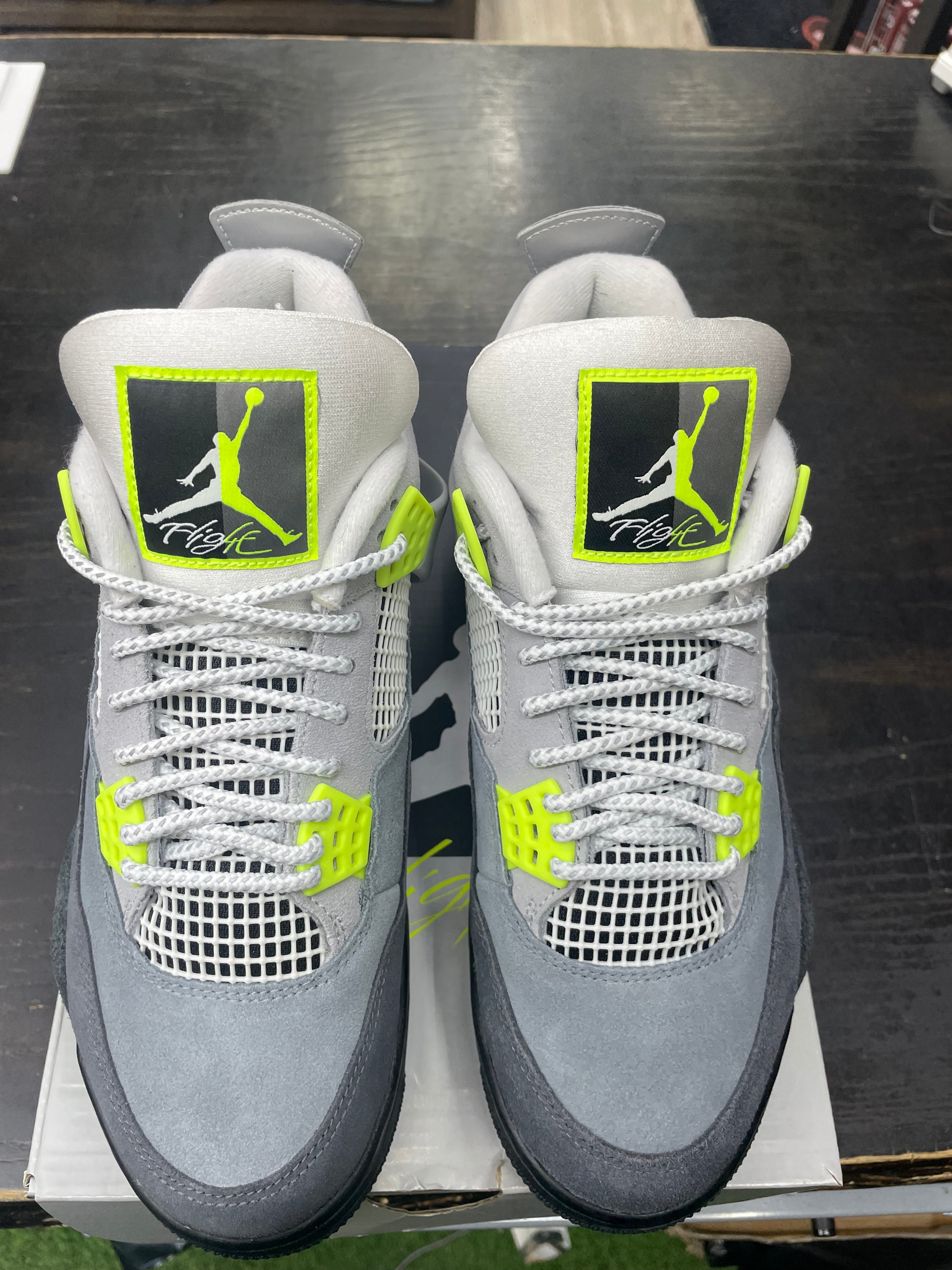 Air Jordan Retro 4 “SE 95 Neon” *Size 8.5 Preowned* (CT5342-007)