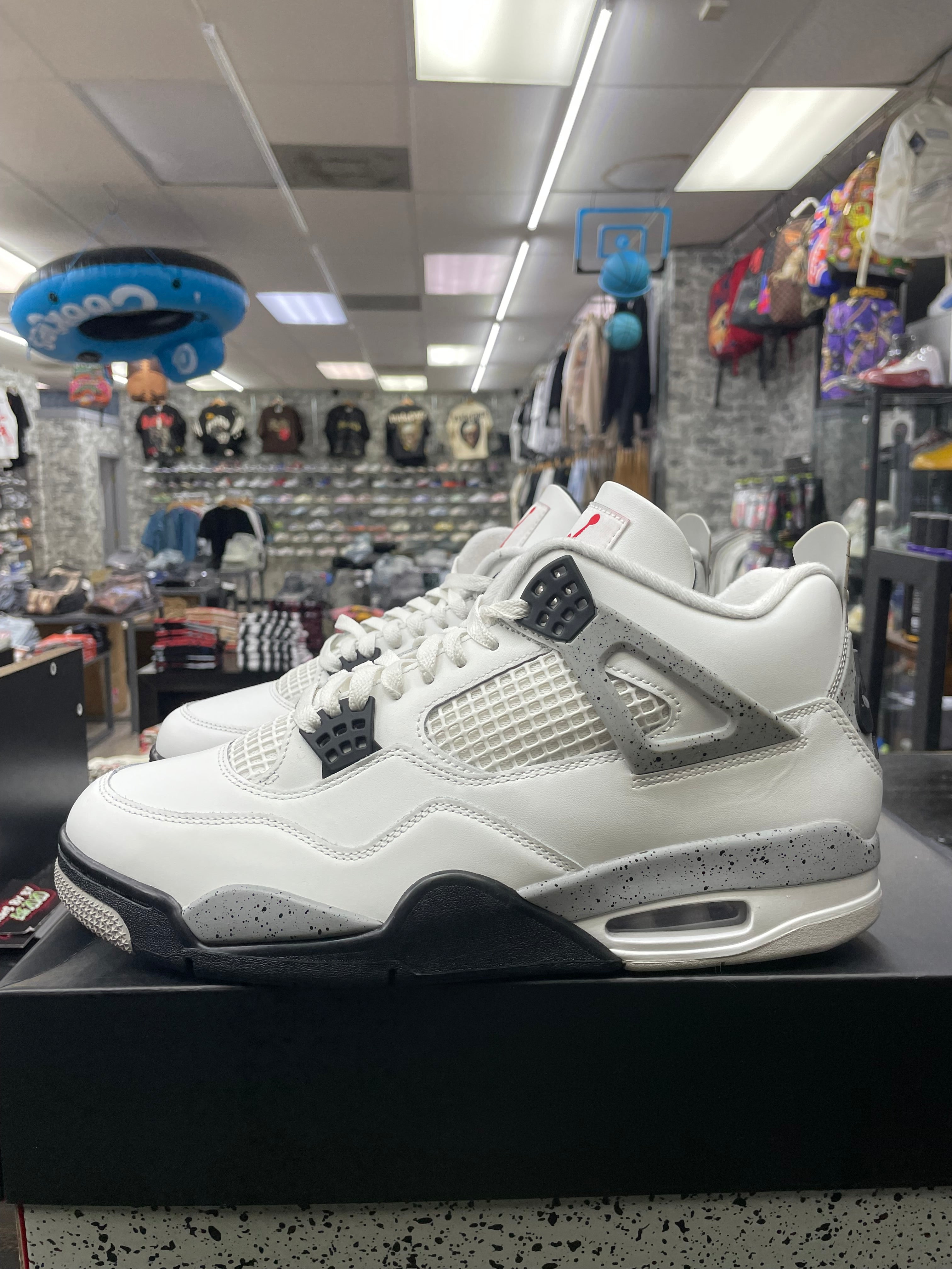 Air Jordan Retro 4 "White Cement" *Size 11.5 Preowned*