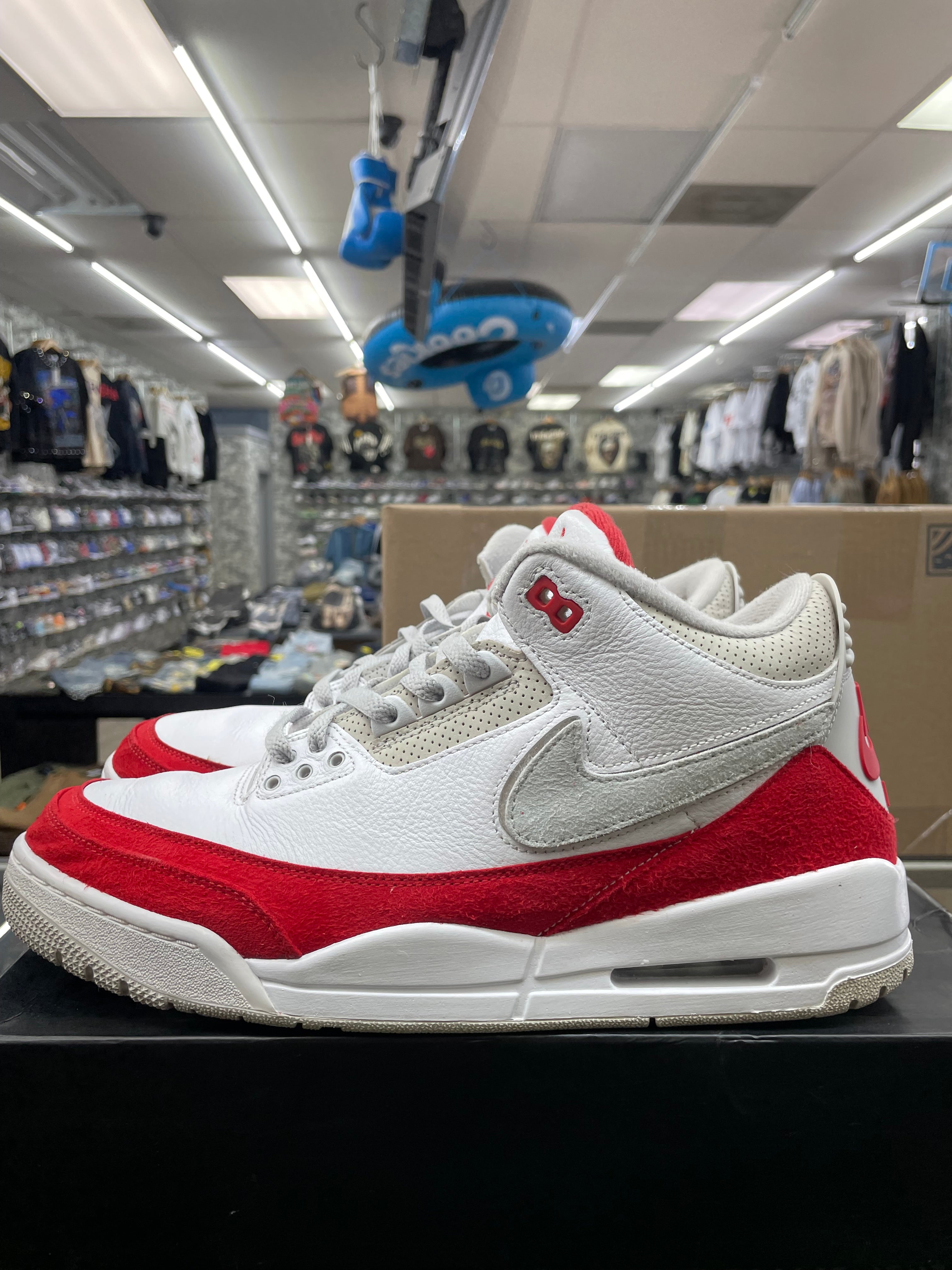 Air Jordan Retro 3 "Tinker White University Red" *Size 12 Preowned*