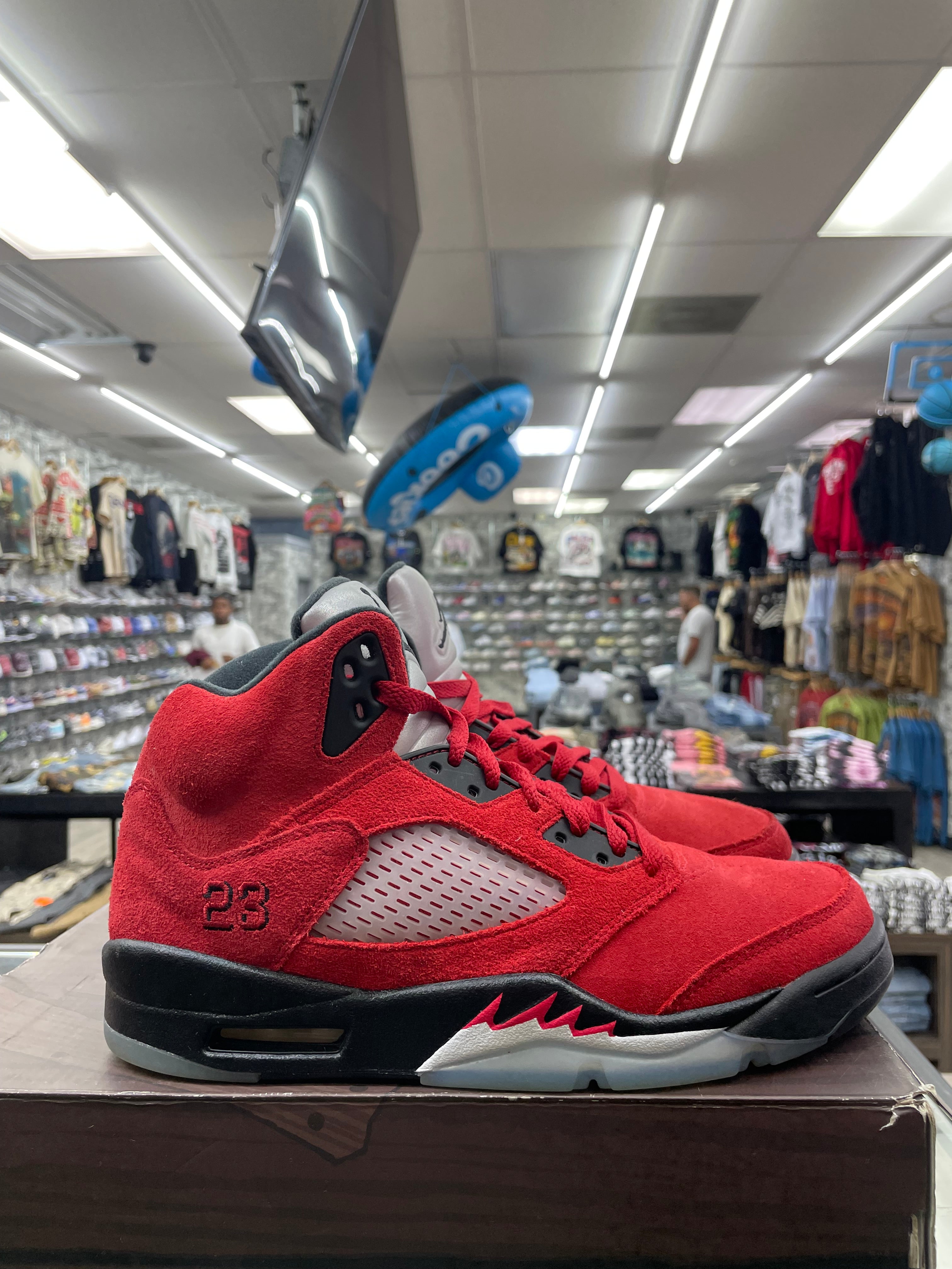 Air Jordan Retro 5 “Raging Bull Red” *Size 8 Preowned*