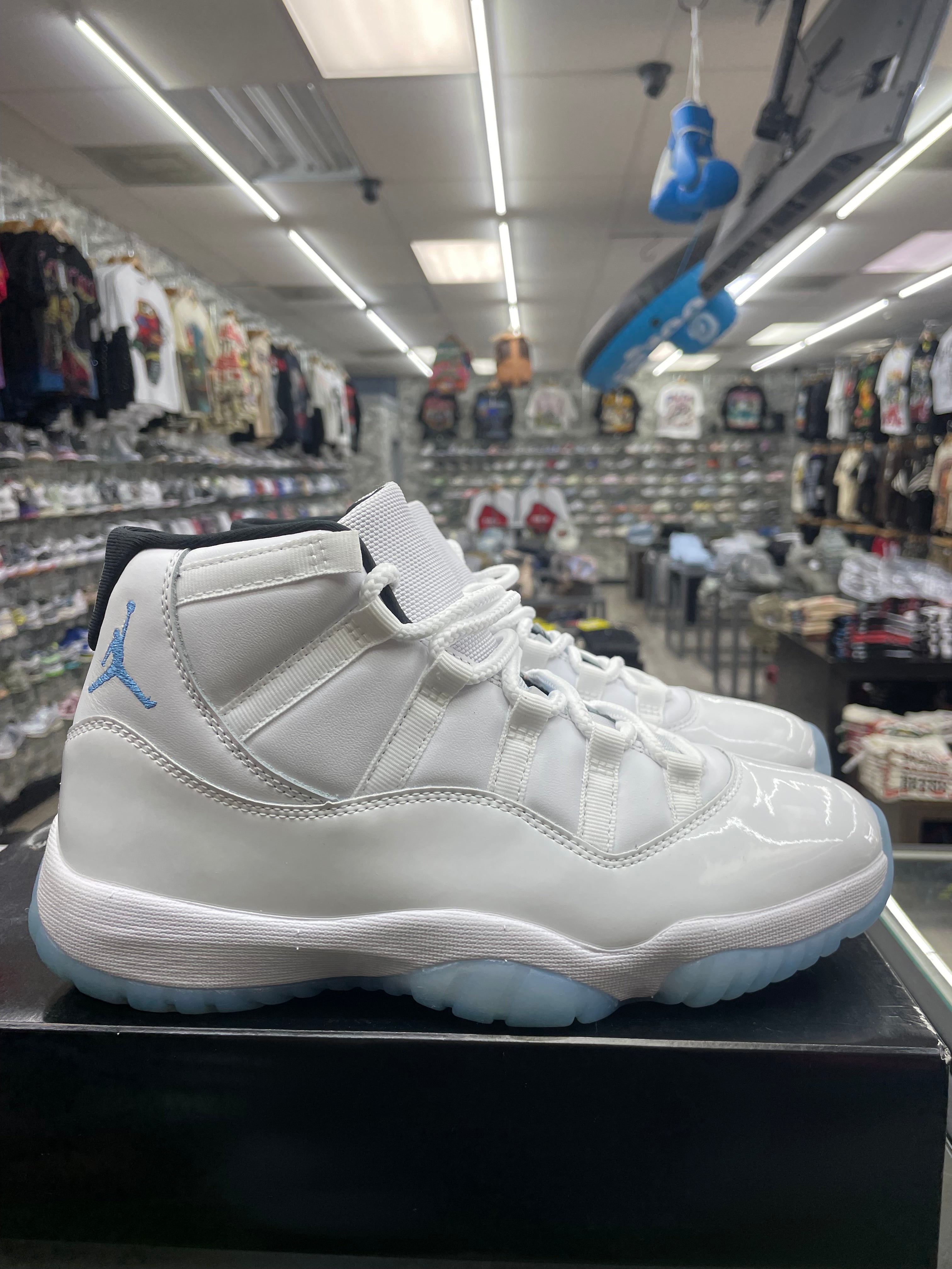 Air Jordan Retro 11 “Legend Blue” *Size 8 Preowned* (CT8012-104)