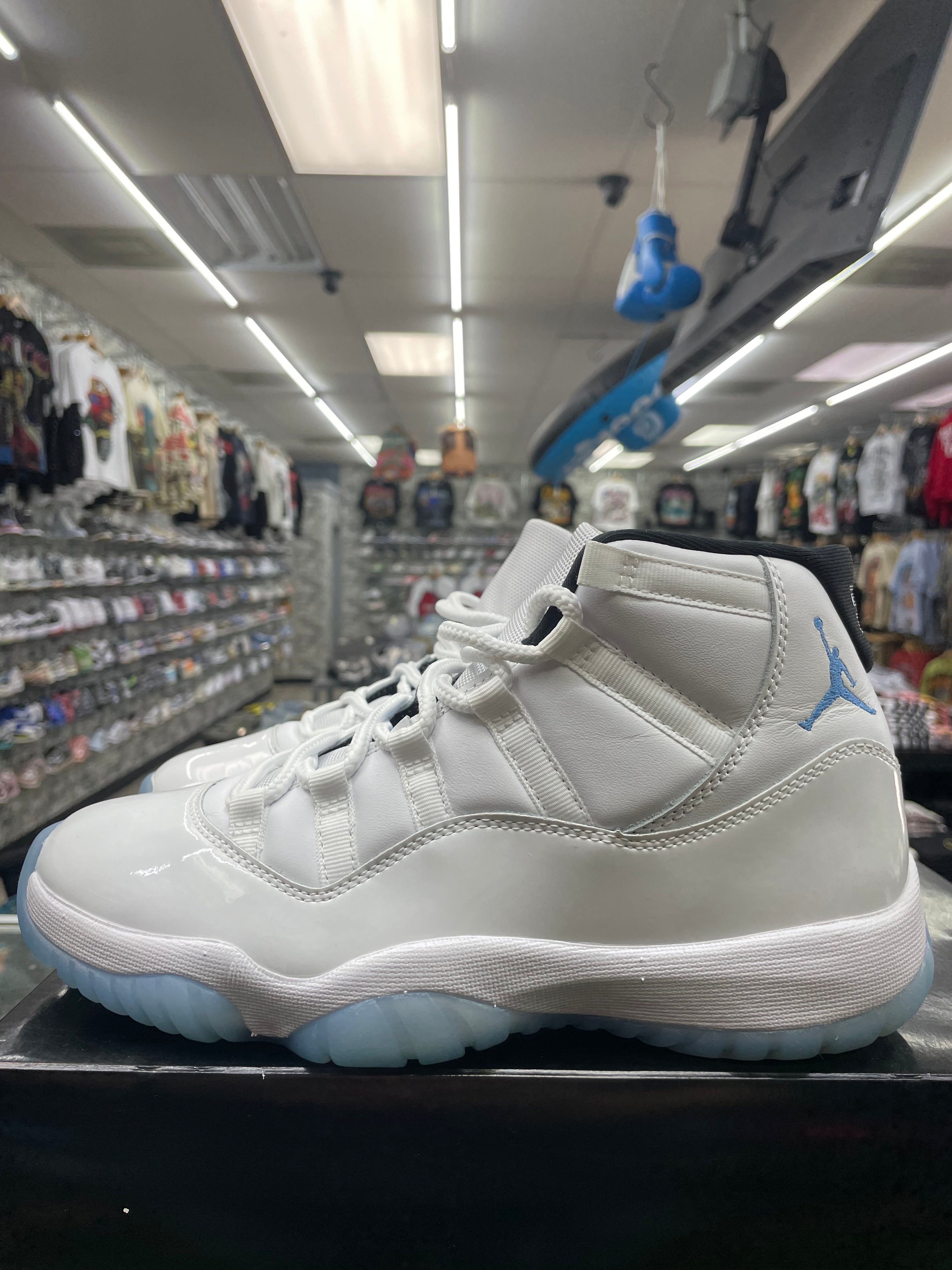 Air Jordan Retro 11 “Legend Blue” *Size 8 Preowned* (CT8012-104)