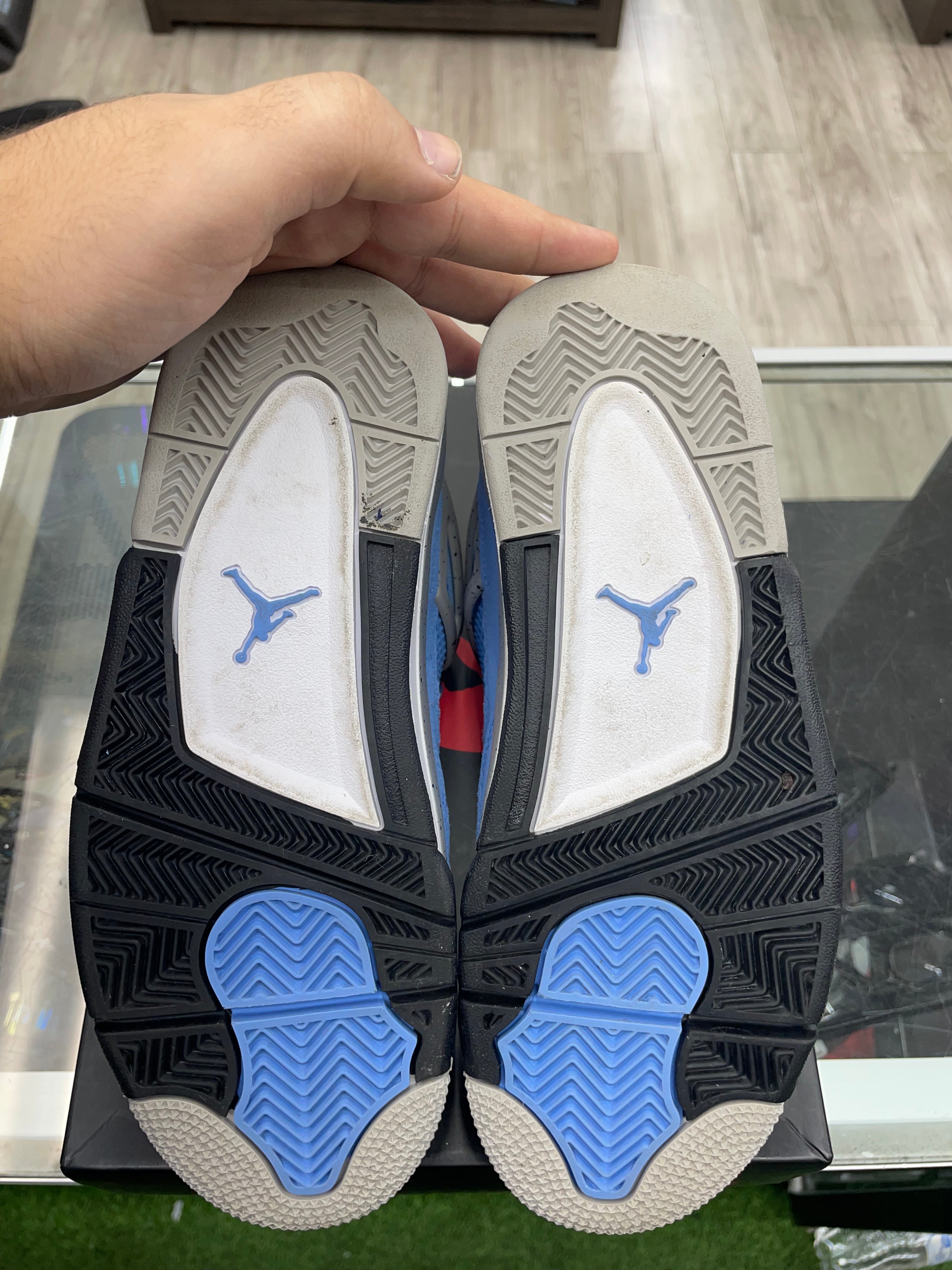 Air Jordan Retro 4 “University Blue” *Size 6 Preowned* (408452-400)